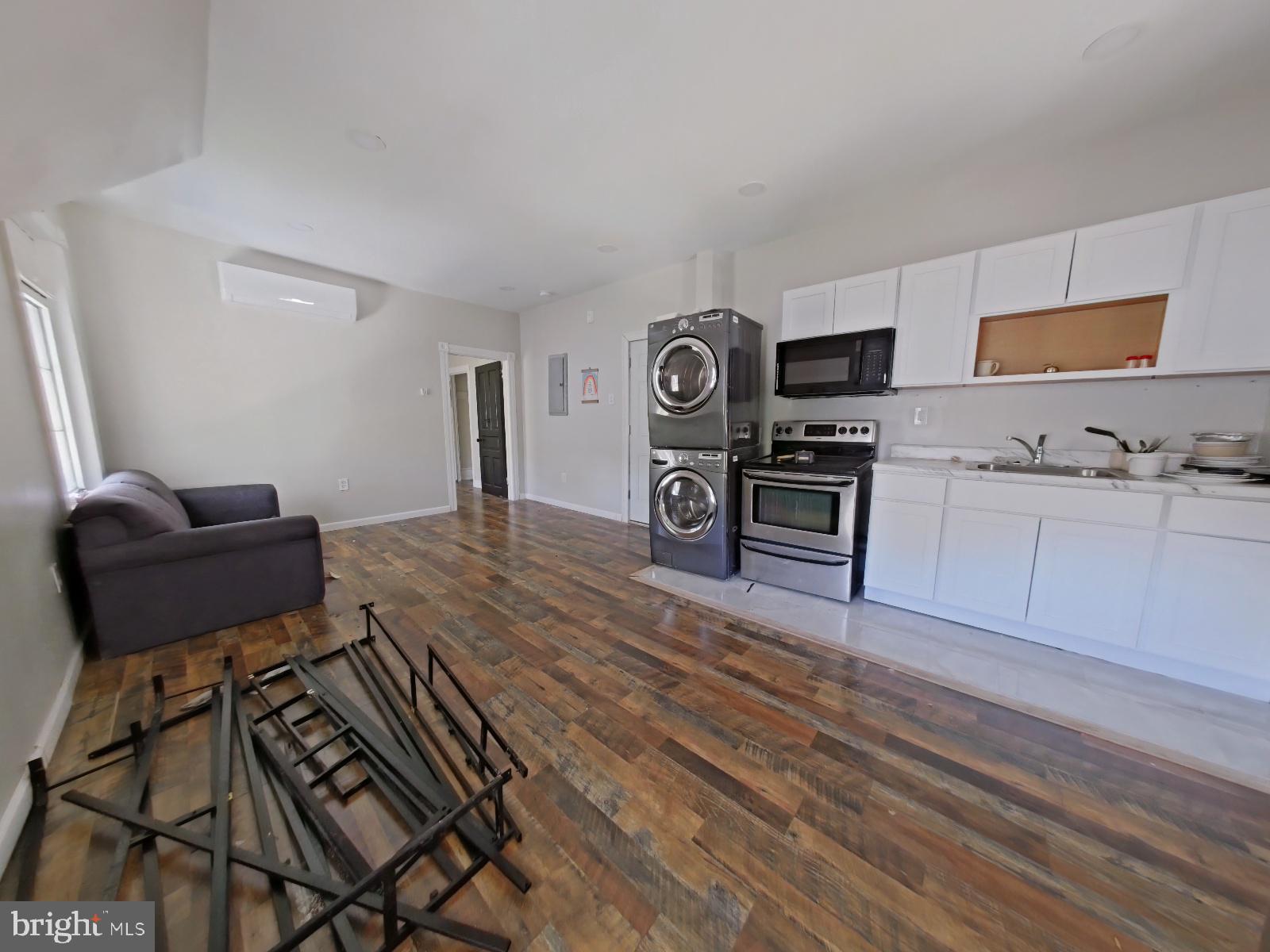 GERMANTOWN - Commercial Sale