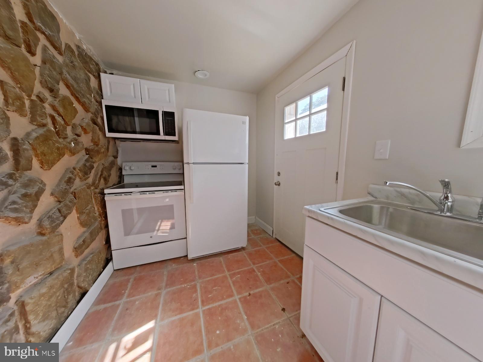 GERMANTOWN - Commercial Sale