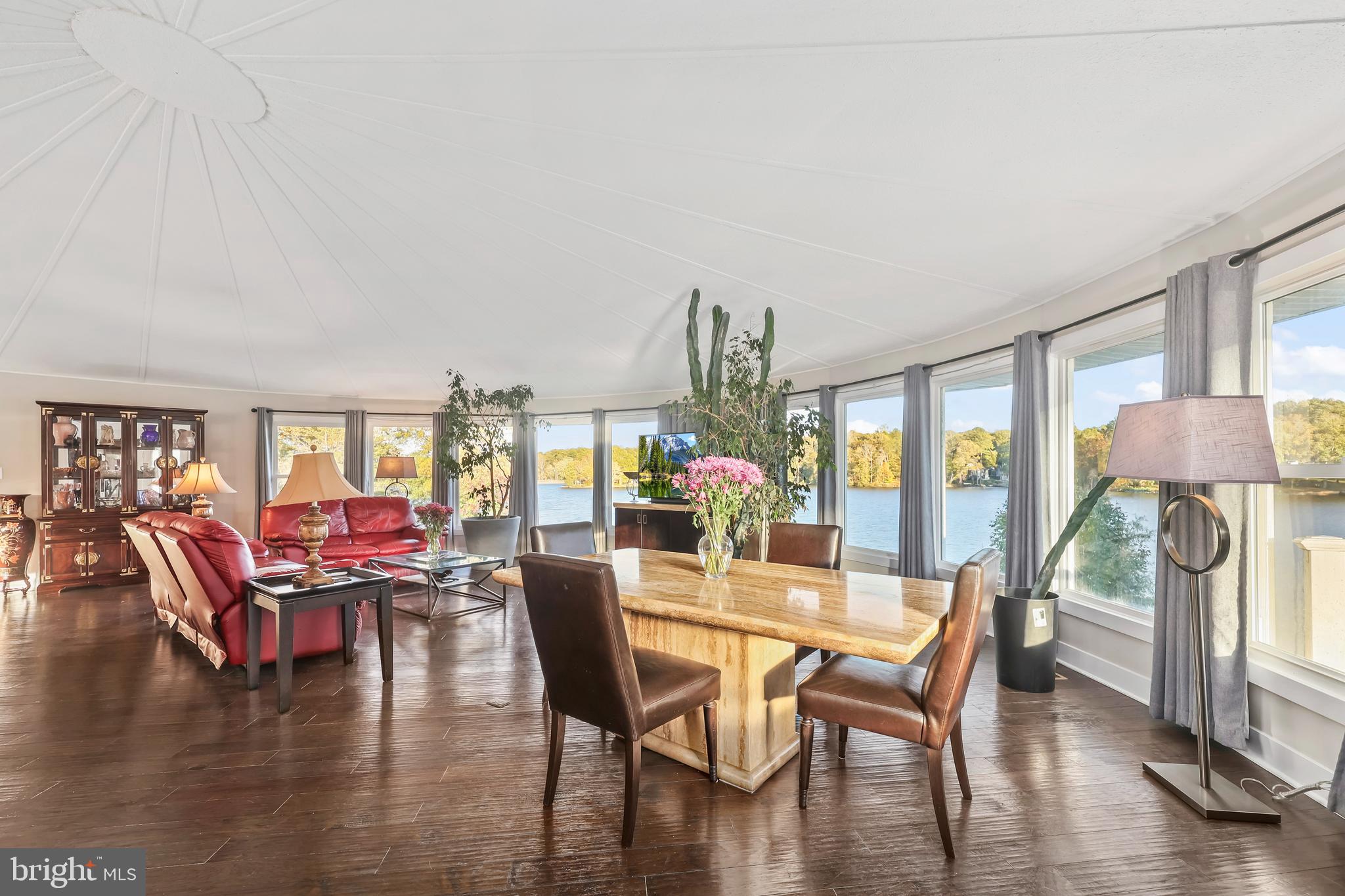 LAKE LAND OR - Residential