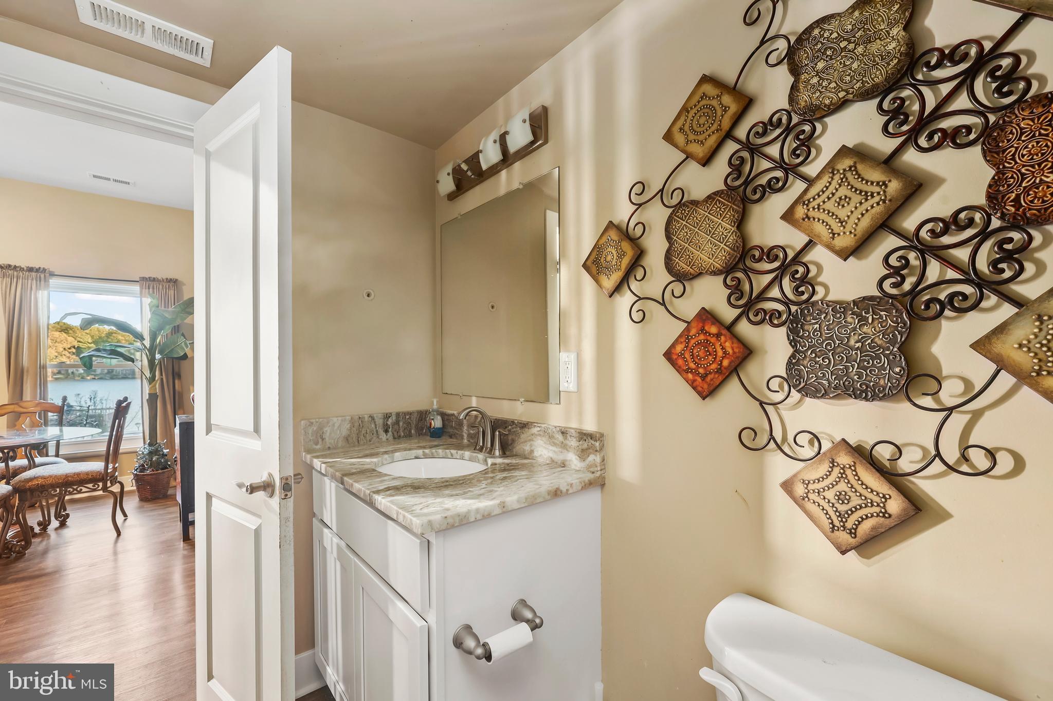 LAKE LAND OR - Residential