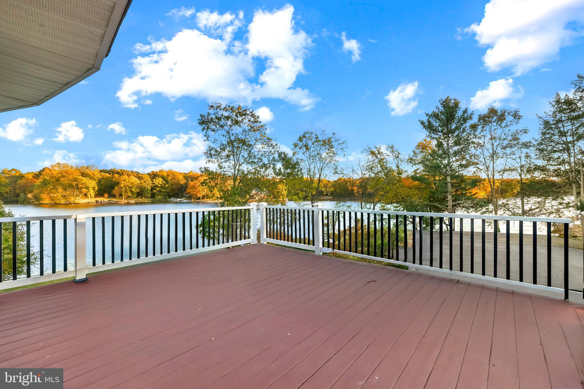 LAKE LAND OR - Residential