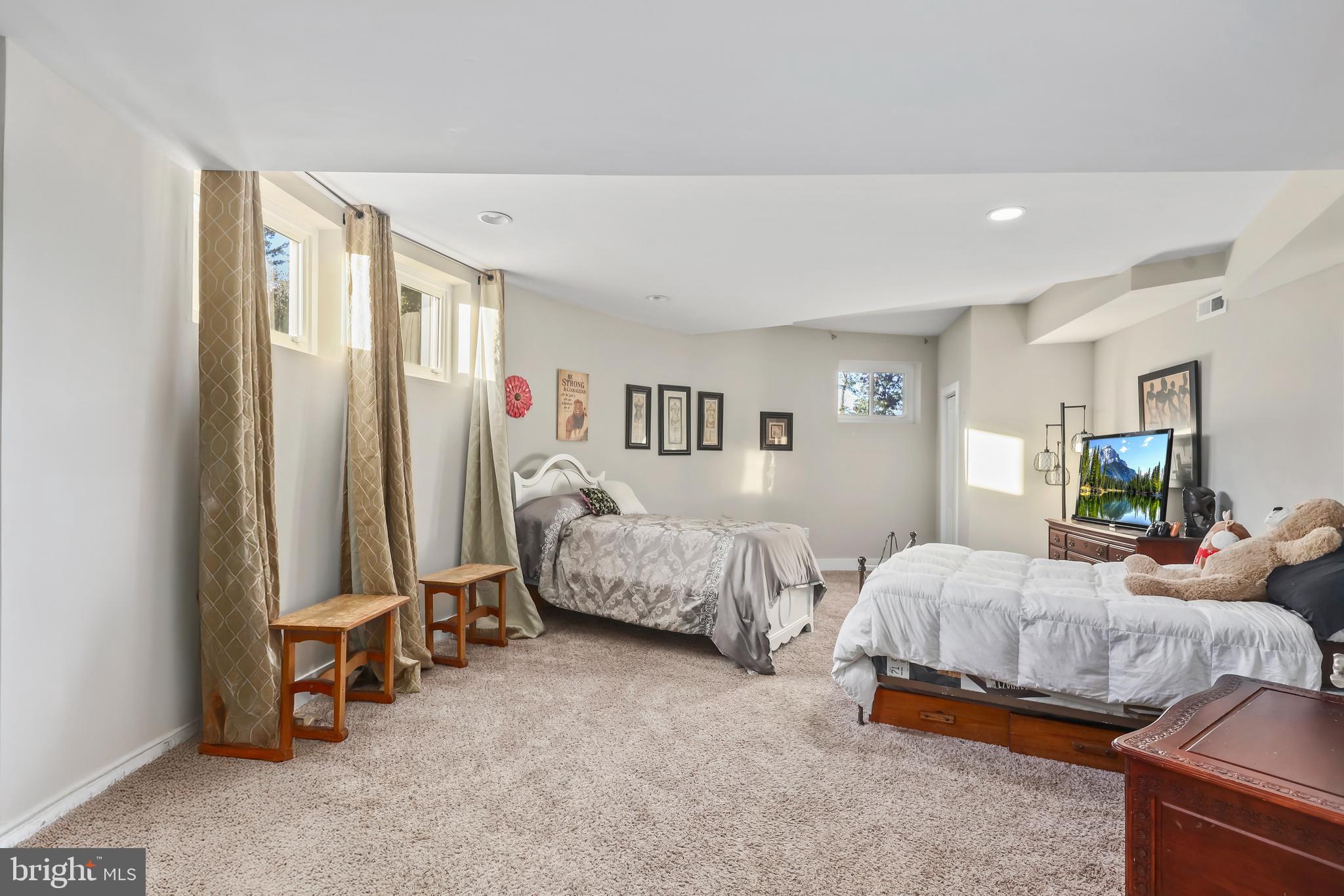 LAKE LAND OR - Residential