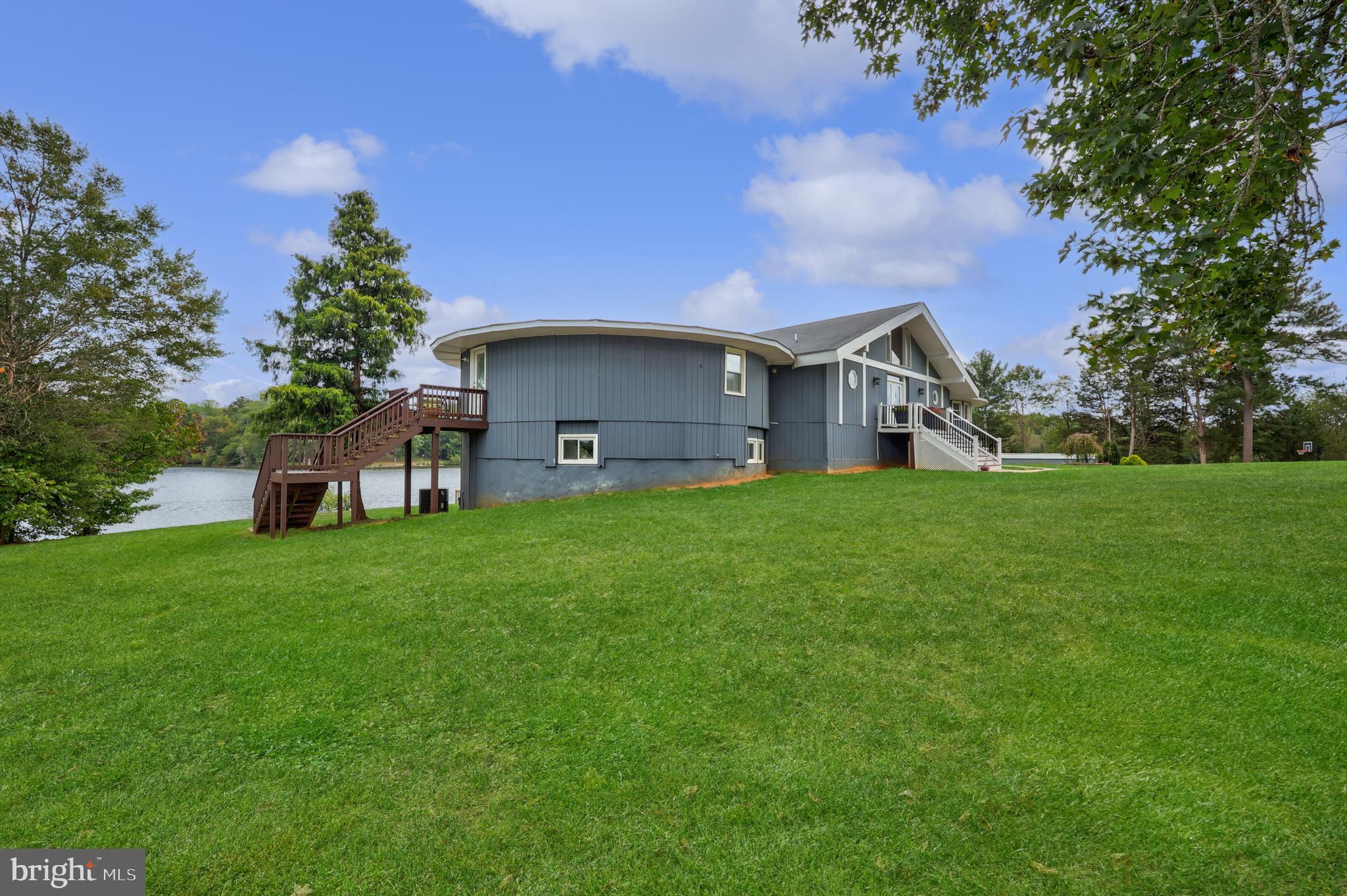 LAKE LAND OR - Residential