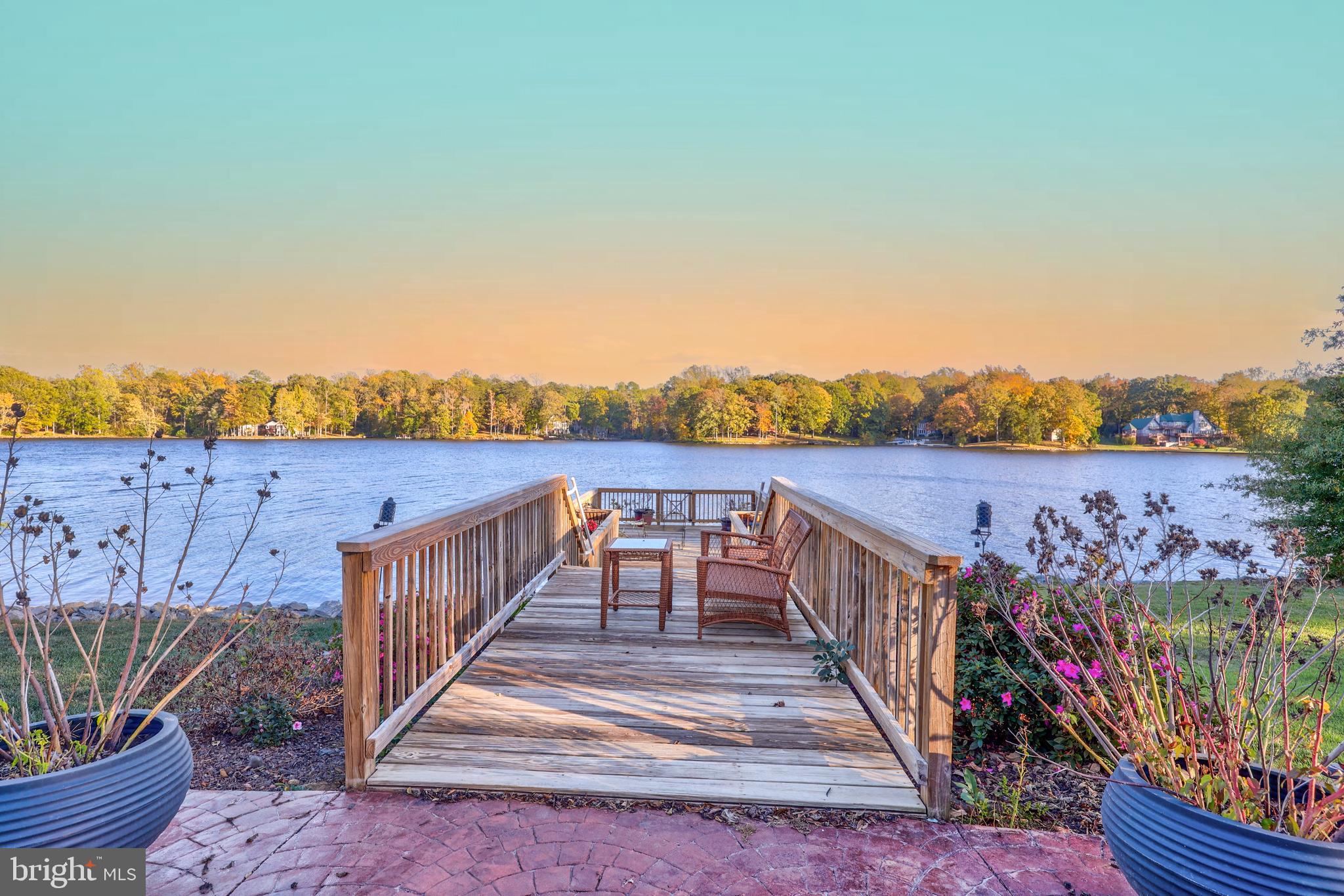 LAKE LAND OR - Residential