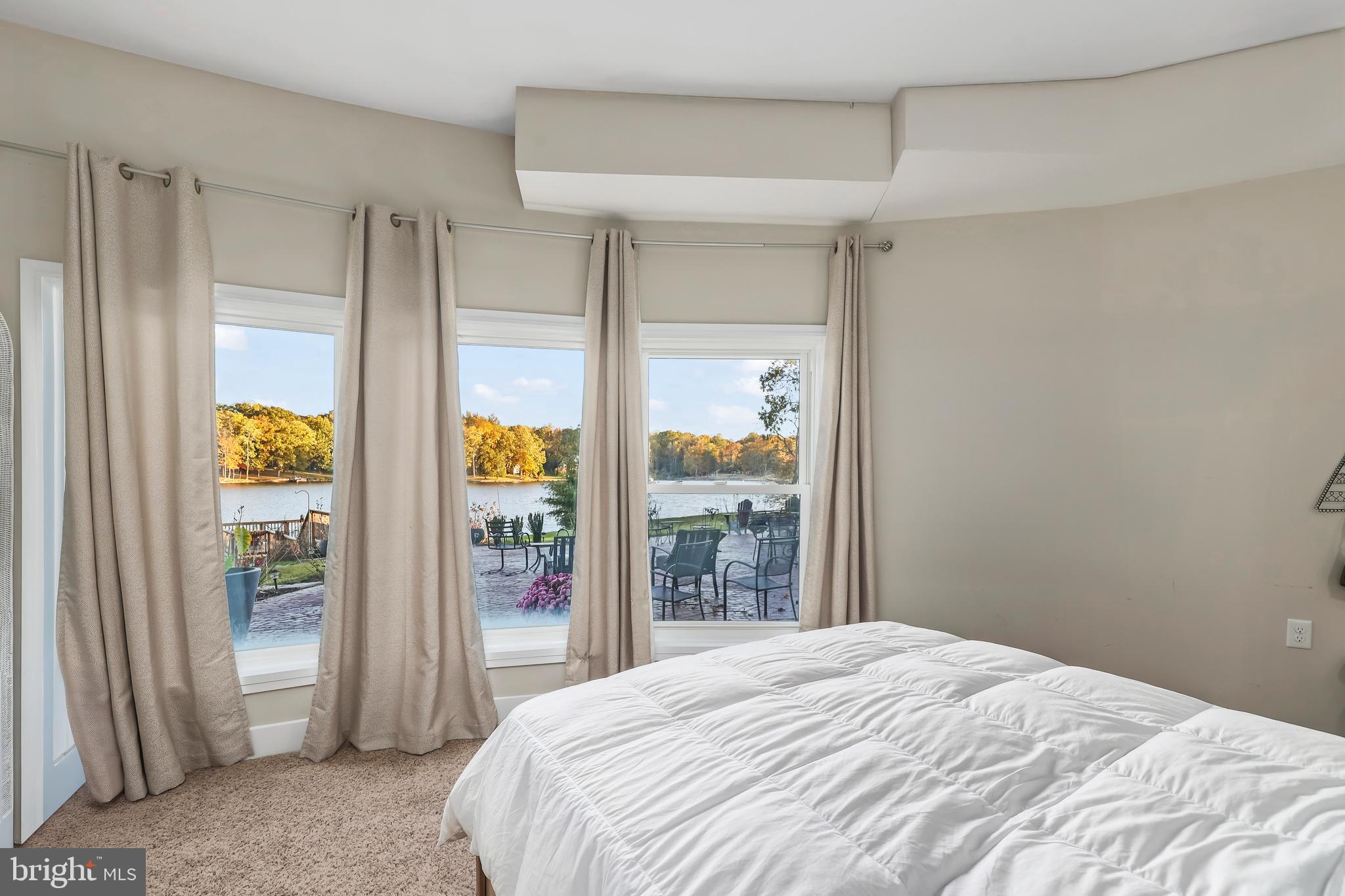 LAKE LAND OR - Residential