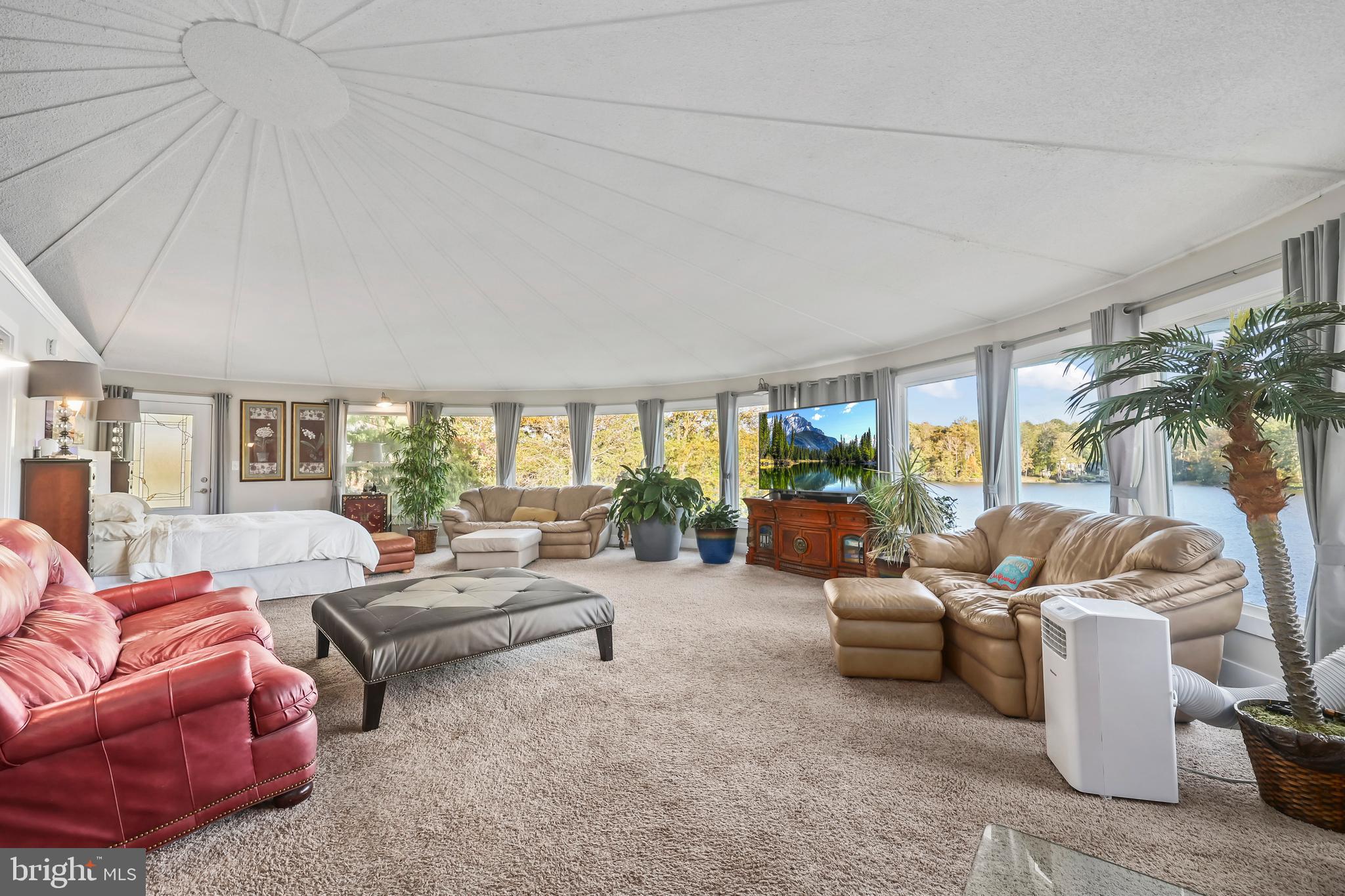 LAKE LAND OR - Residential