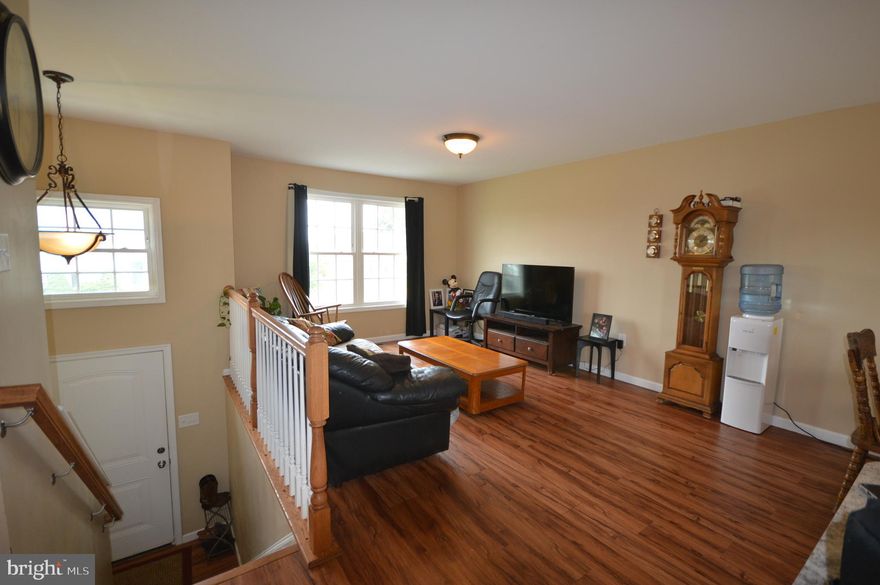 Spacious 4 bedroom, 3 full bath split foyer with a large, flat backyard and a one car garage. So much to enjoy! Located in the lovely Spring Hill neighborhood, convenient to Inwood, Rt 11 and I81. Owner will consider dogs on case by case basis but no cats.