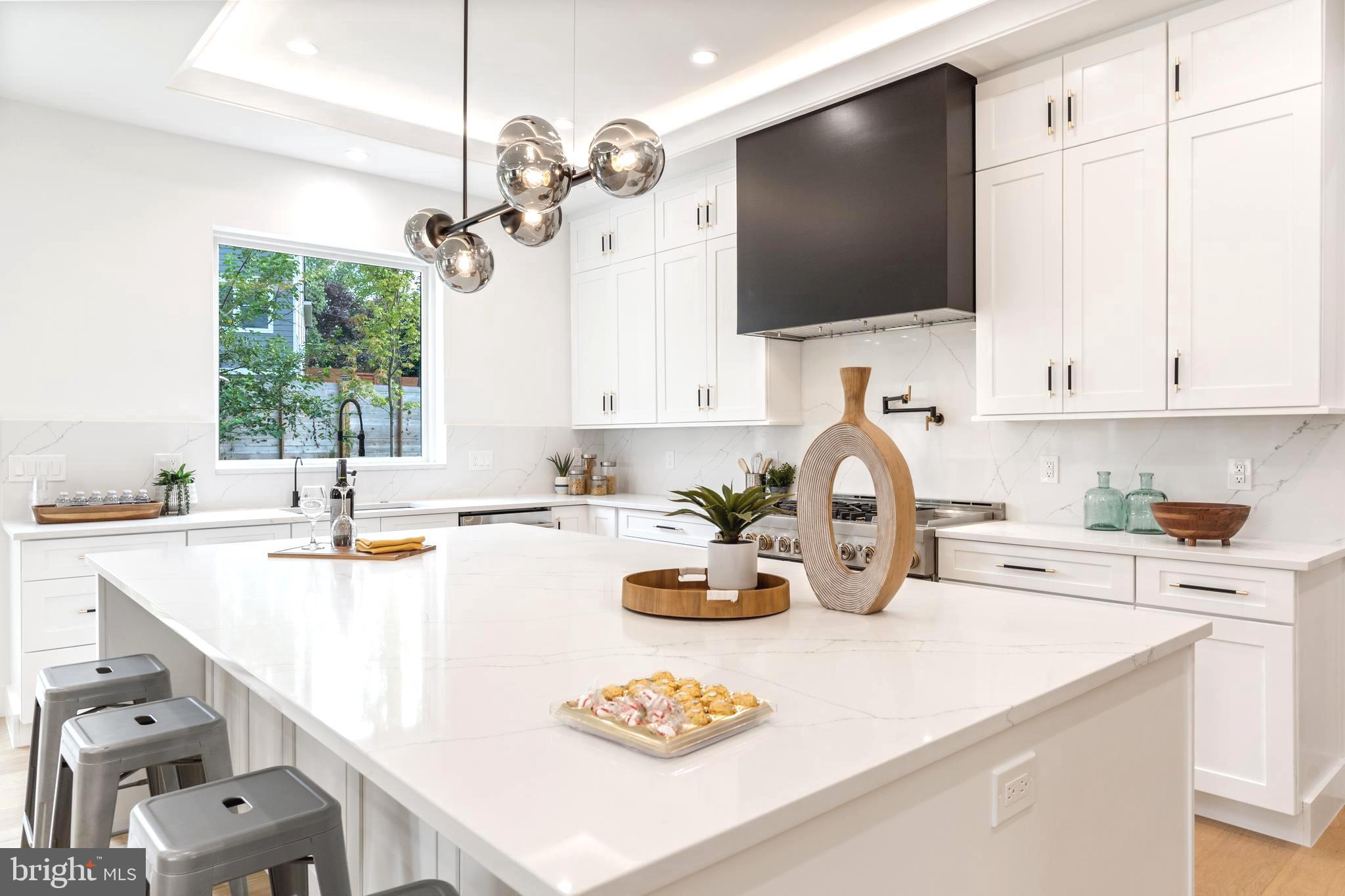 DANA HEIGHTS - Residential