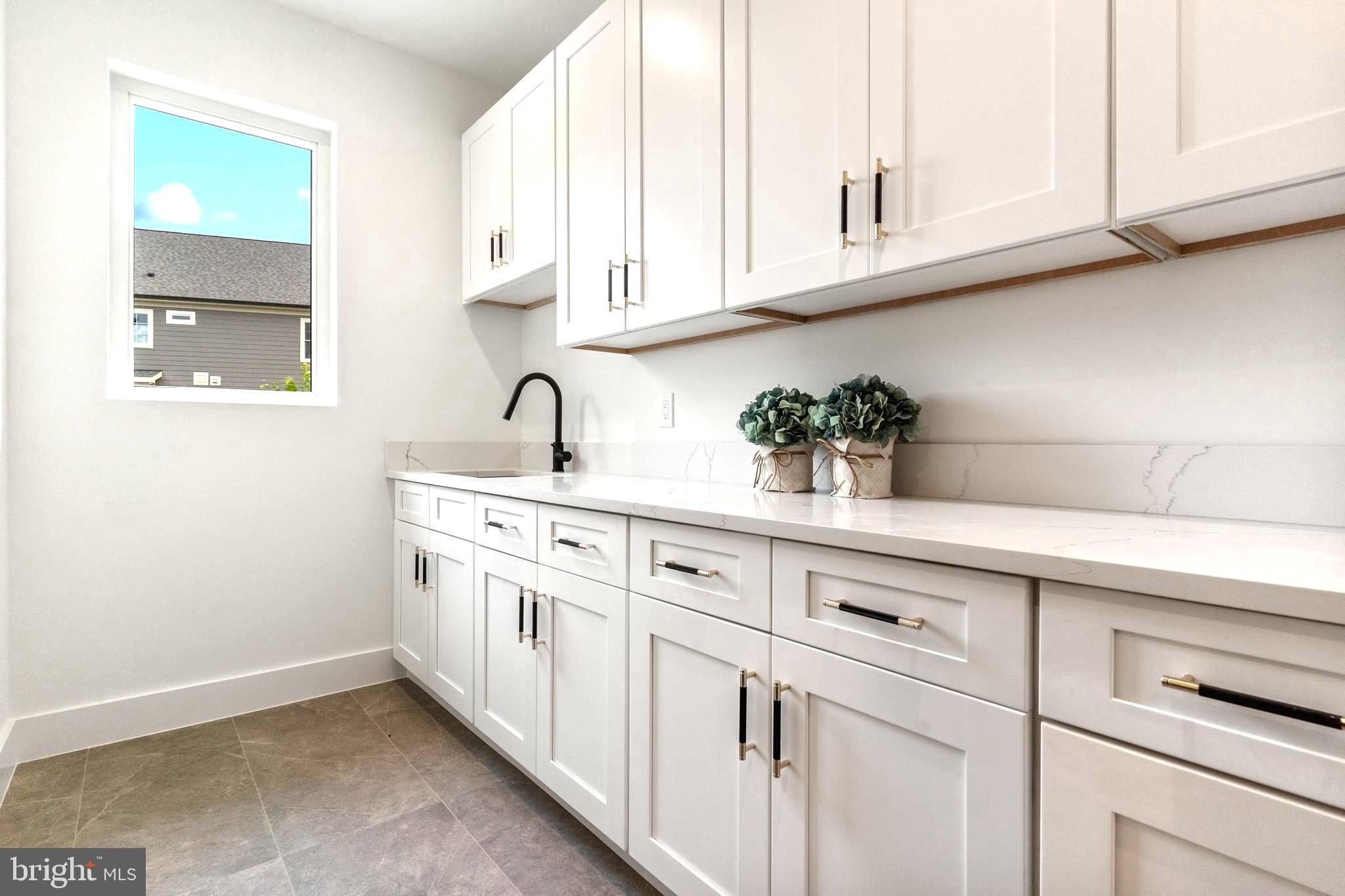 DANA HEIGHTS - Residential