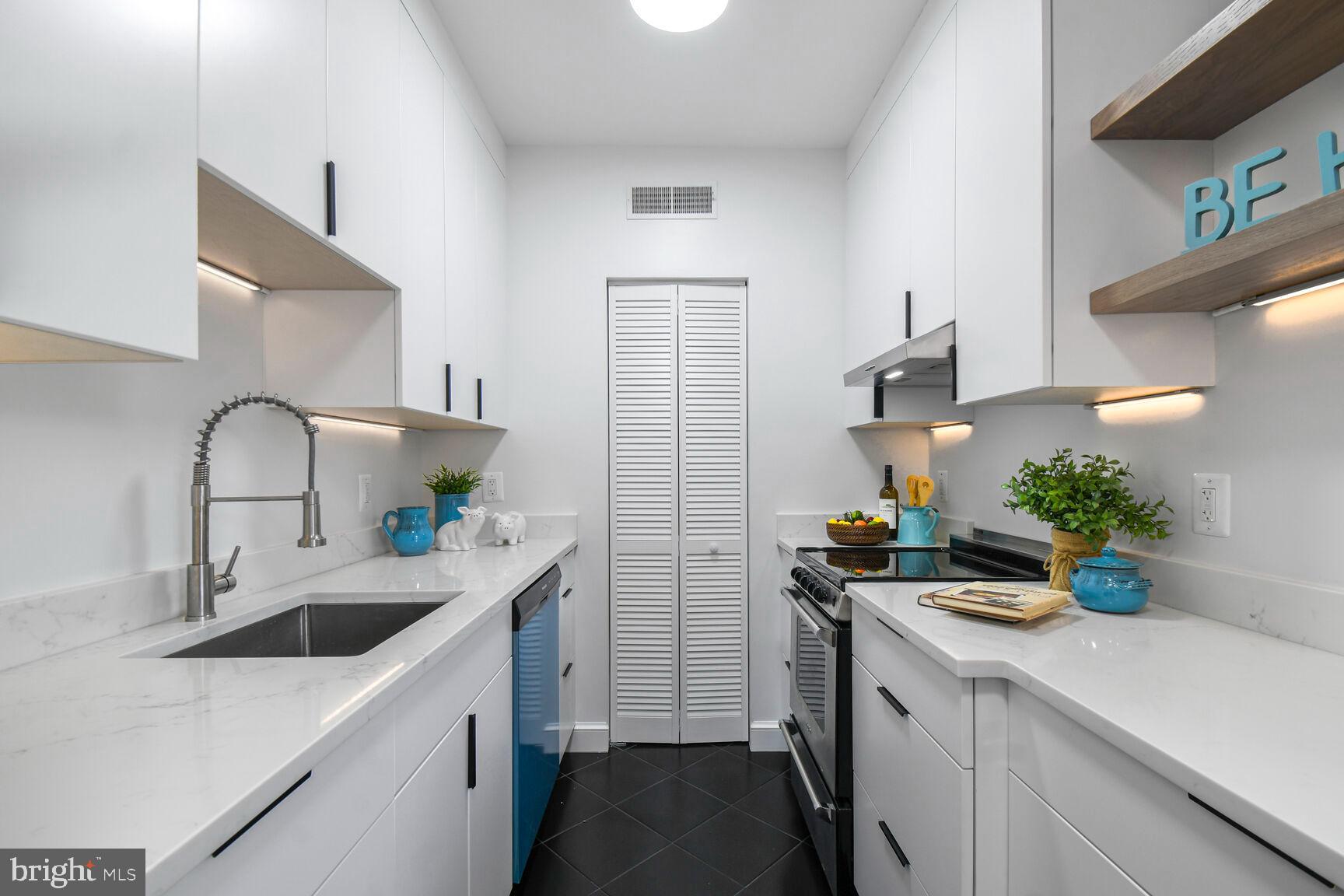 CAPITOL HILL - Residential