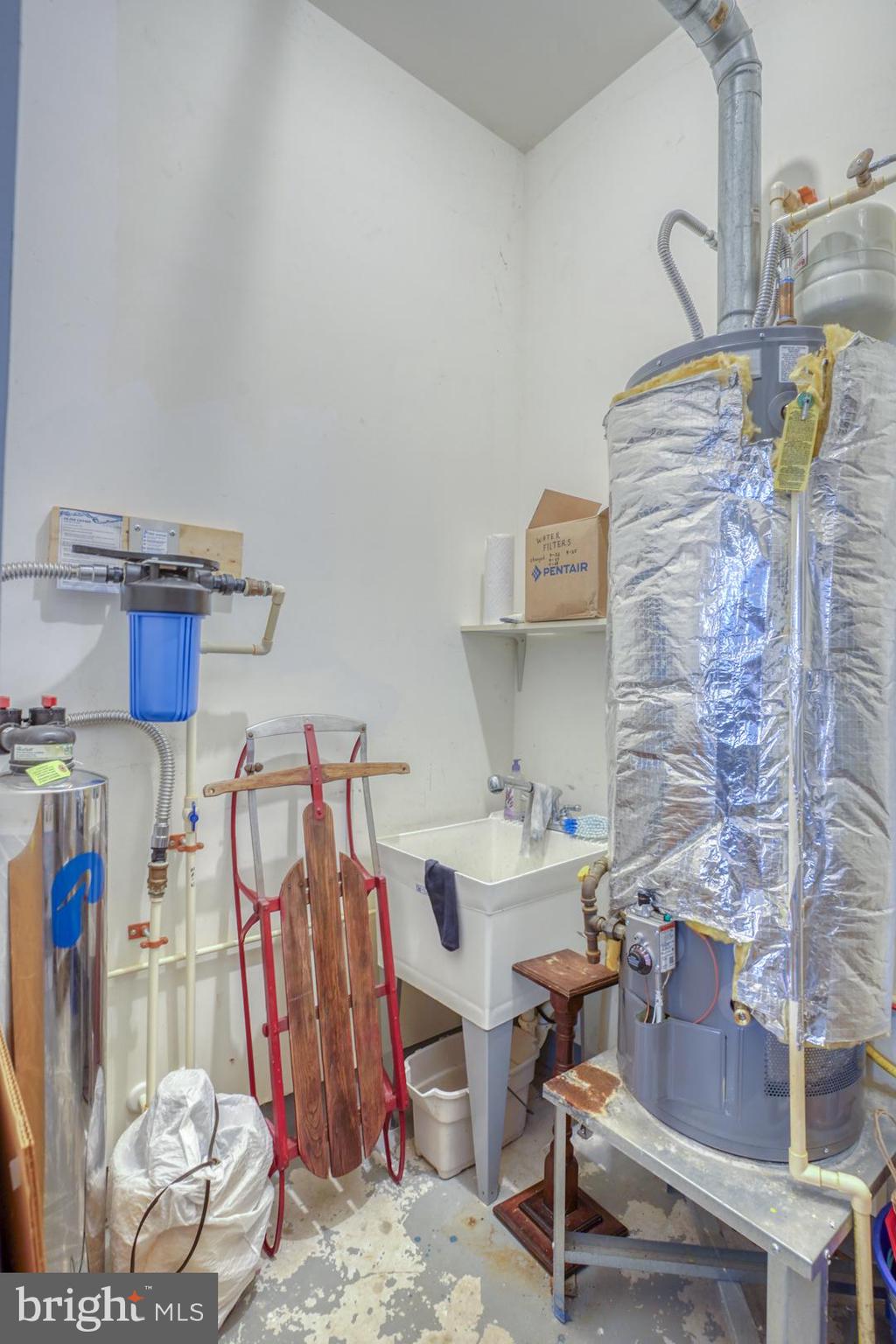 HEARTHSTONE MANOR - Residential