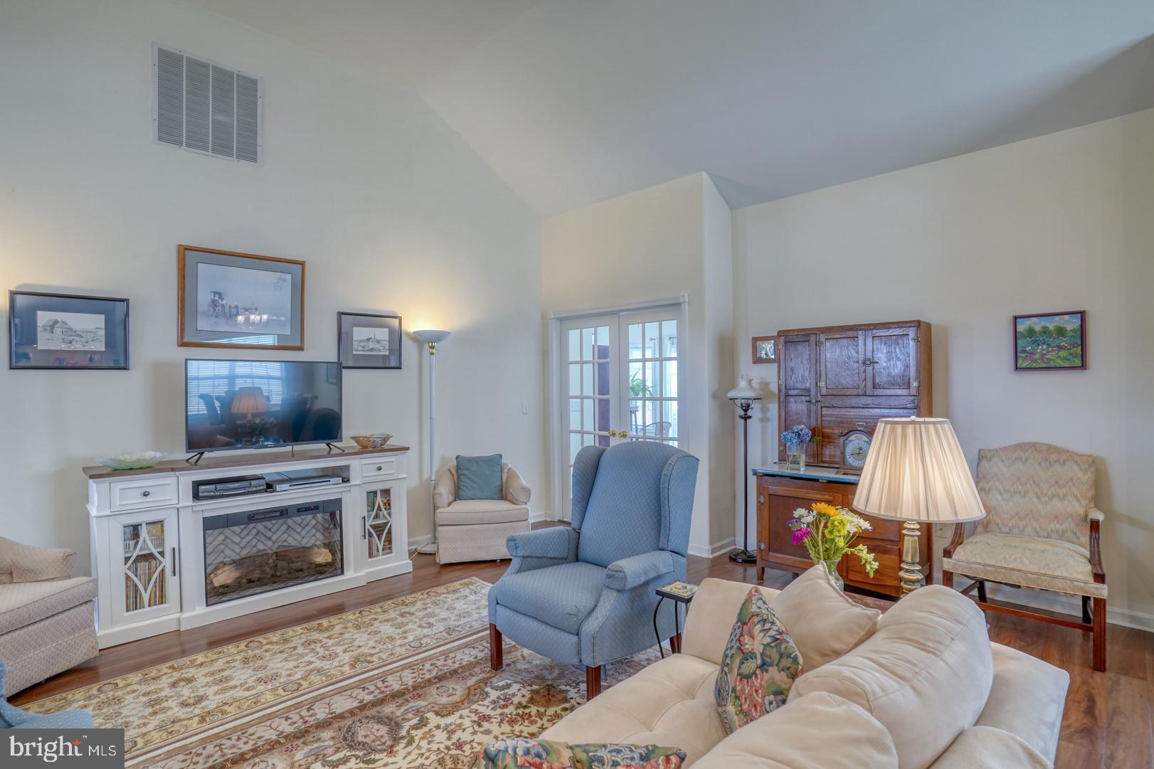 HEARTHSTONE MANOR - Residential