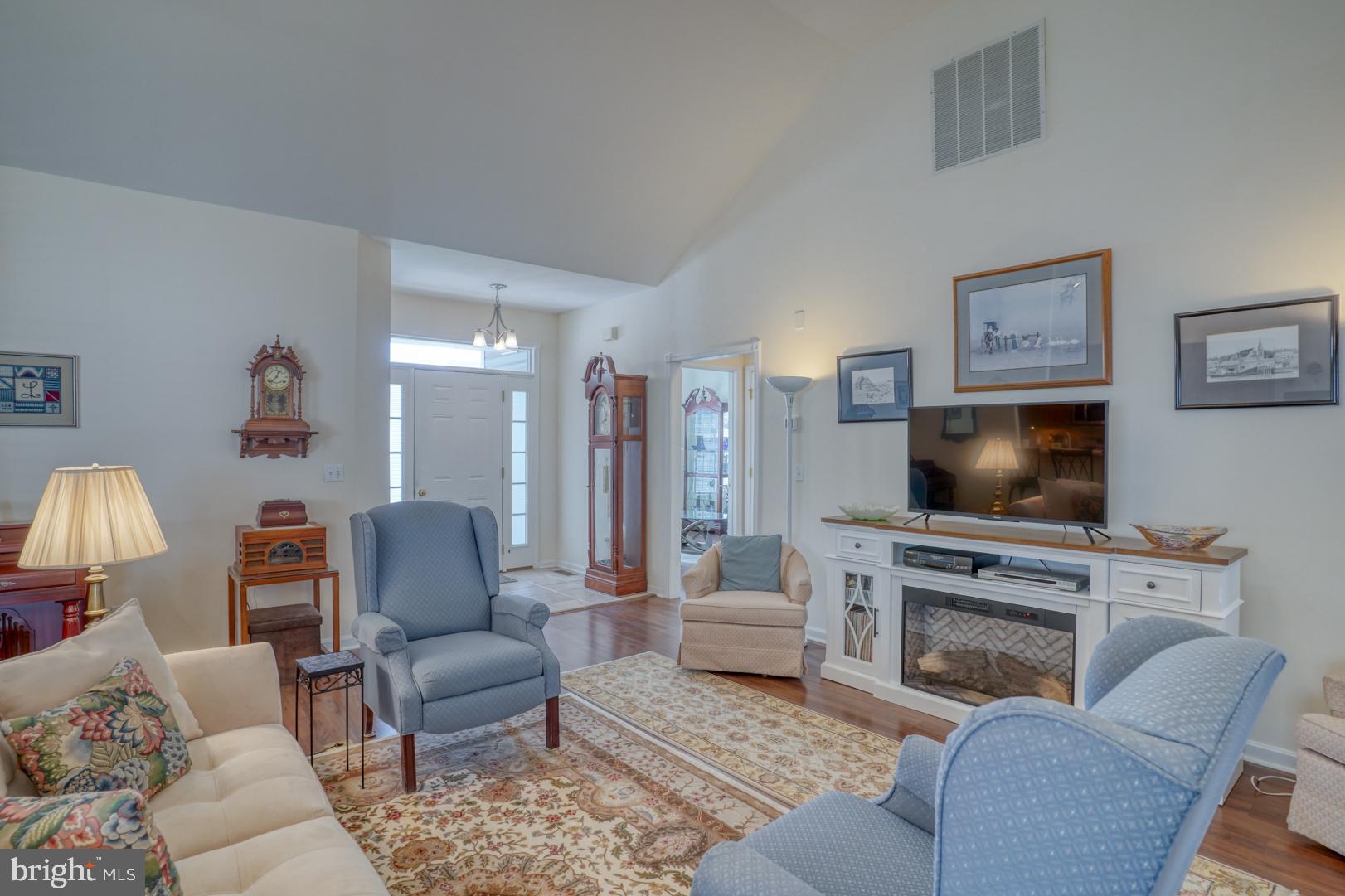 HEARTHSTONE MANOR - Residential