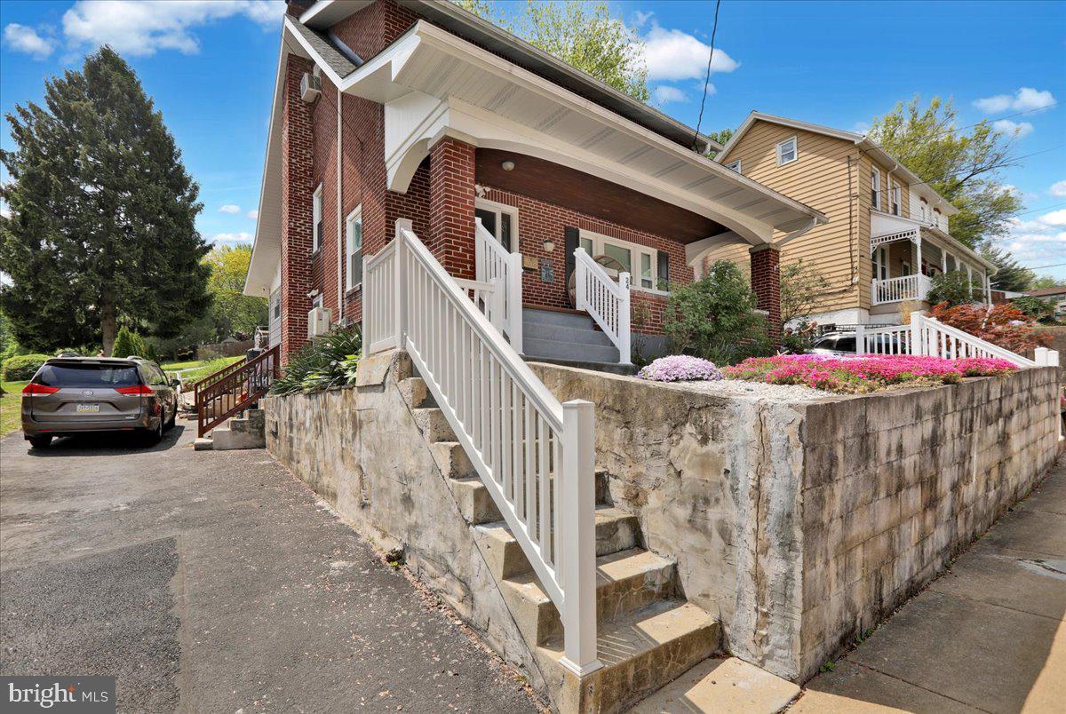 24 WALNUT STREET