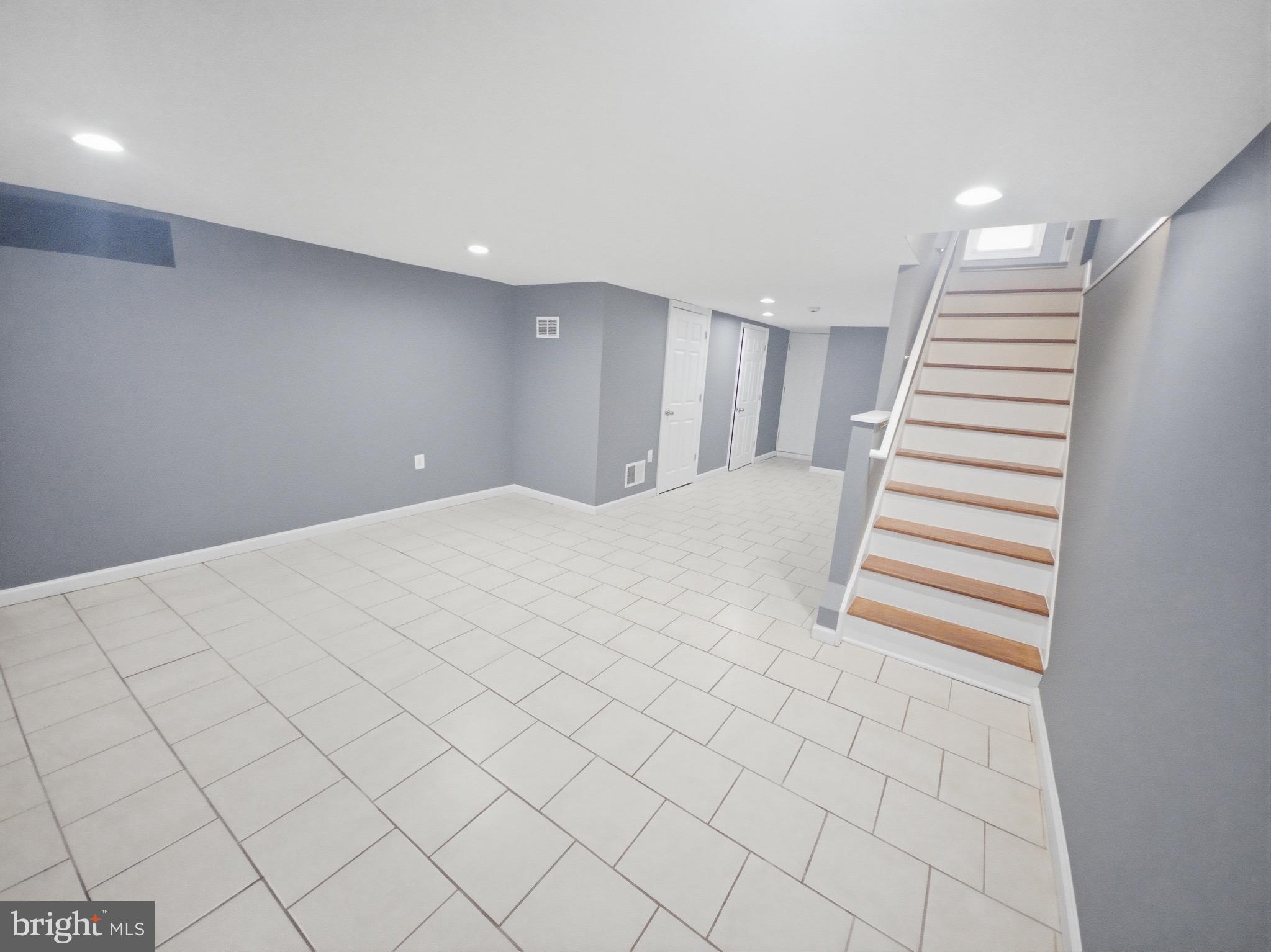 LAKELAND - Residential