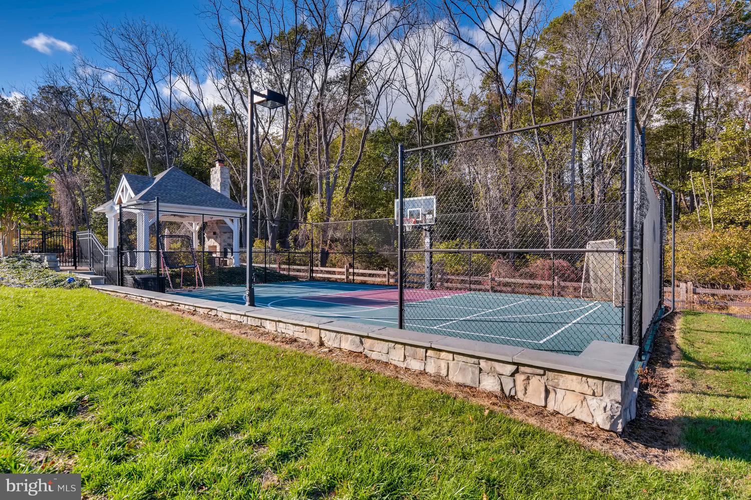 BRIAR KNOLL - Residential