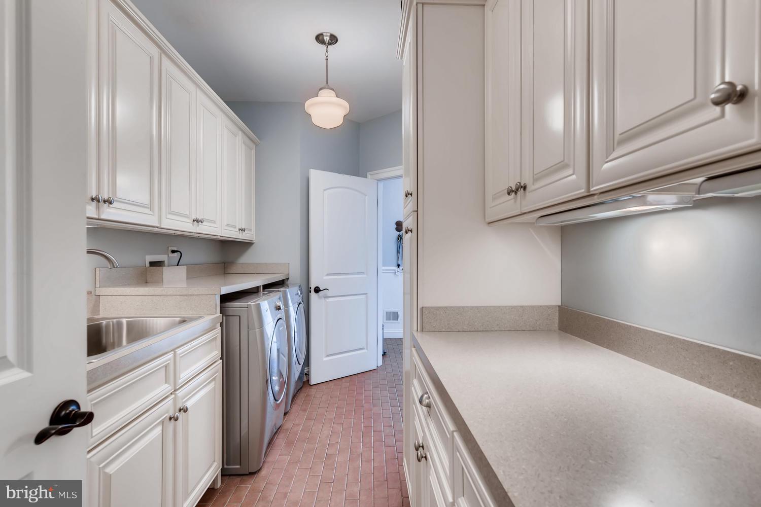 BRIAR KNOLL - Residential