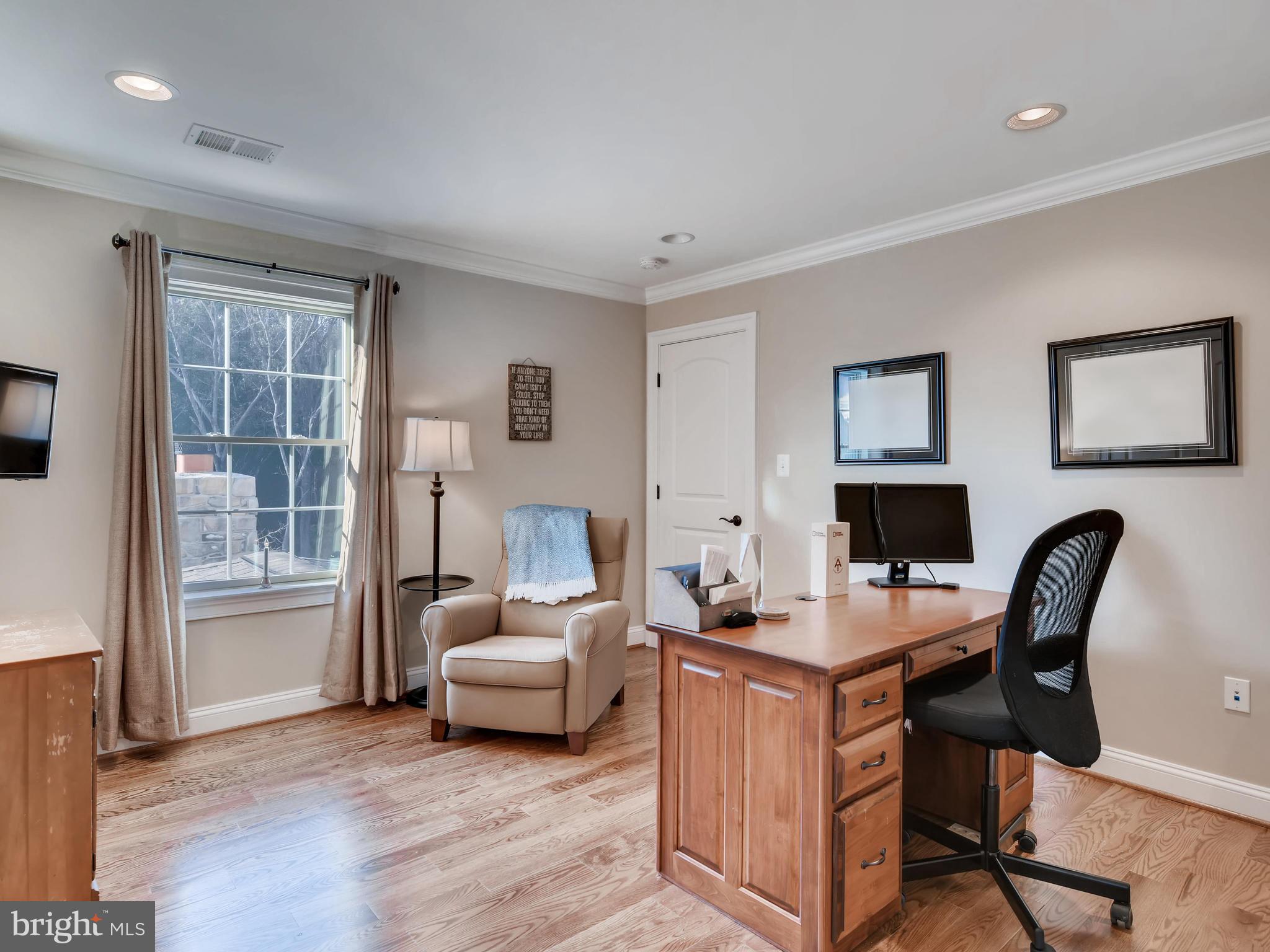 BRIAR KNOLL - Residential