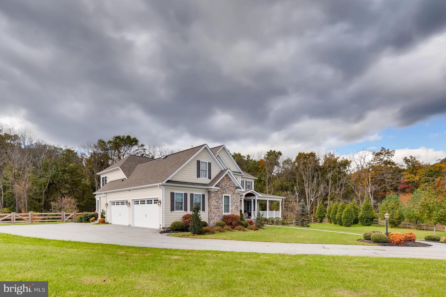 BRIAR KNOLL - Residential