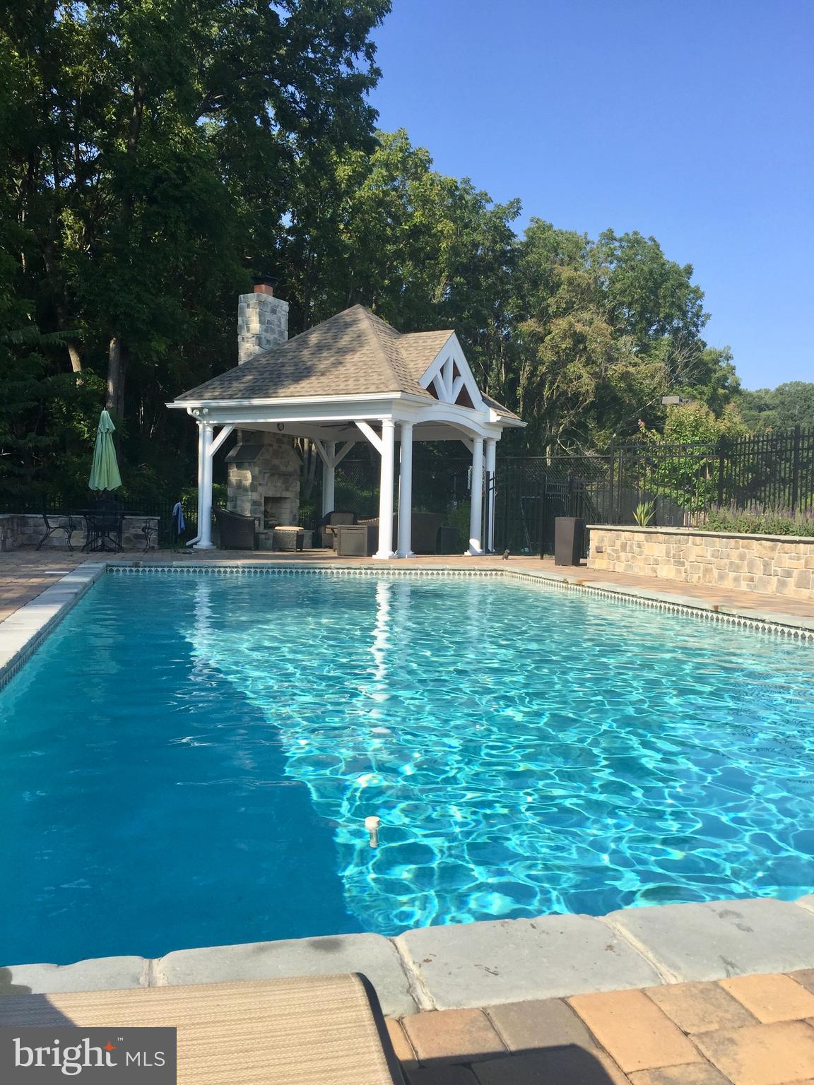 BRIAR KNOLL - Residential