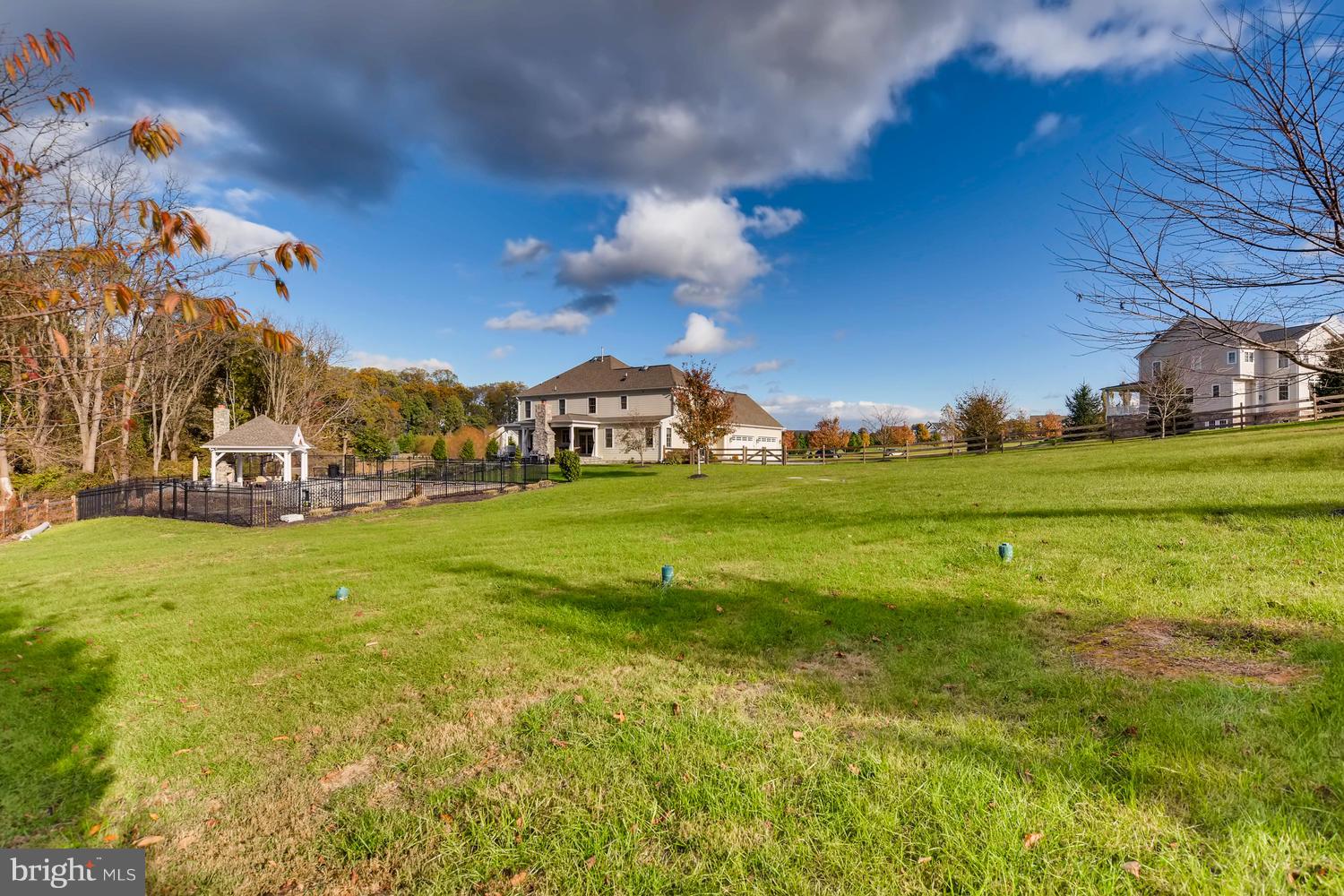 BRIAR KNOLL - Residential