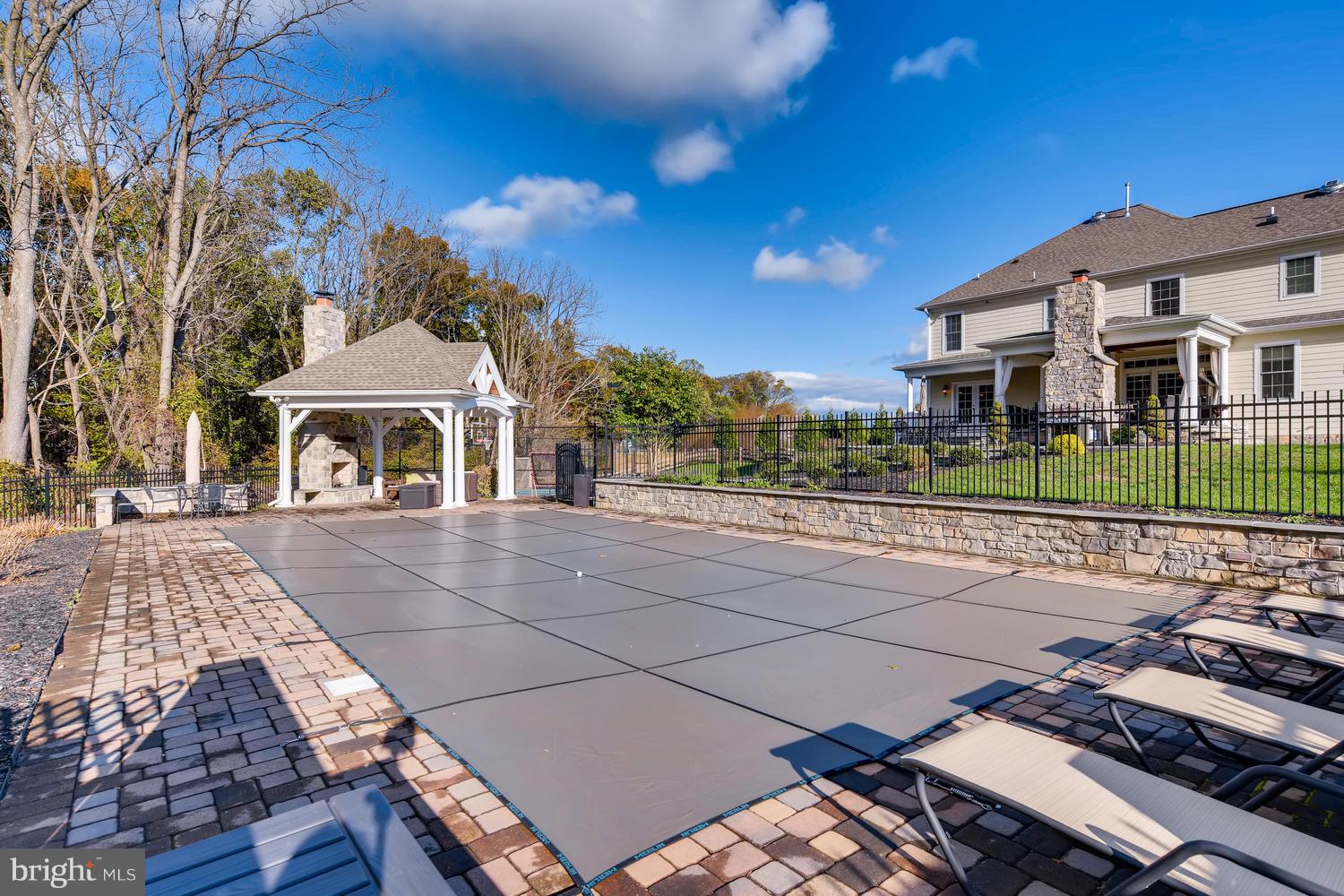 BRIAR KNOLL - Residential