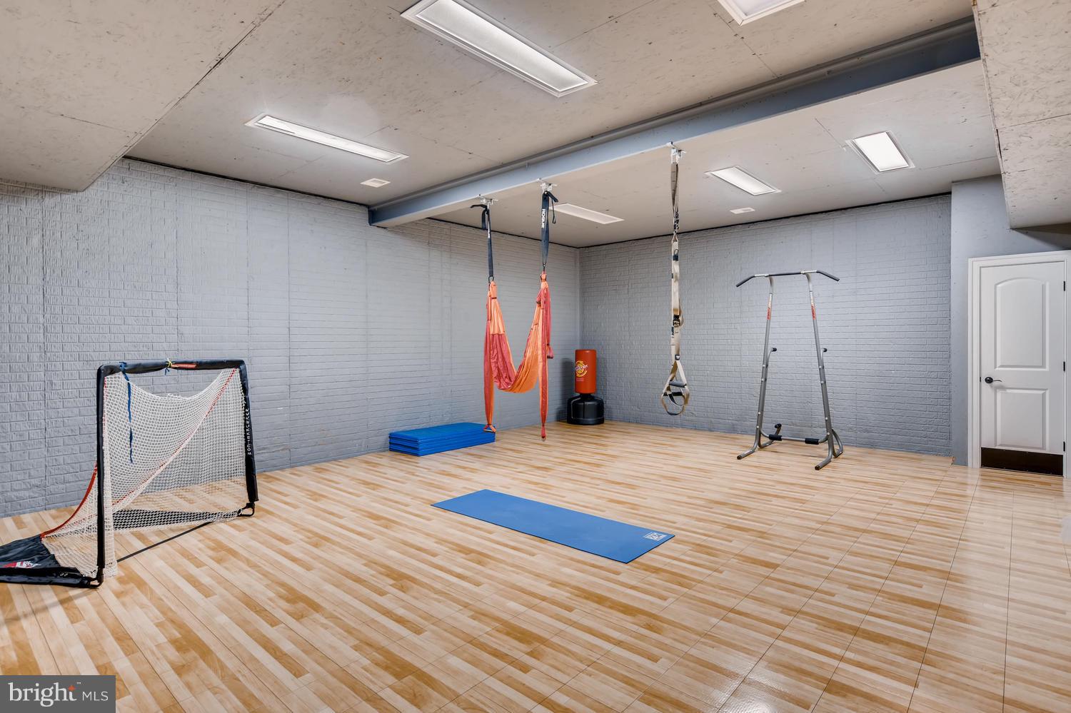 BRIAR KNOLL - Residential