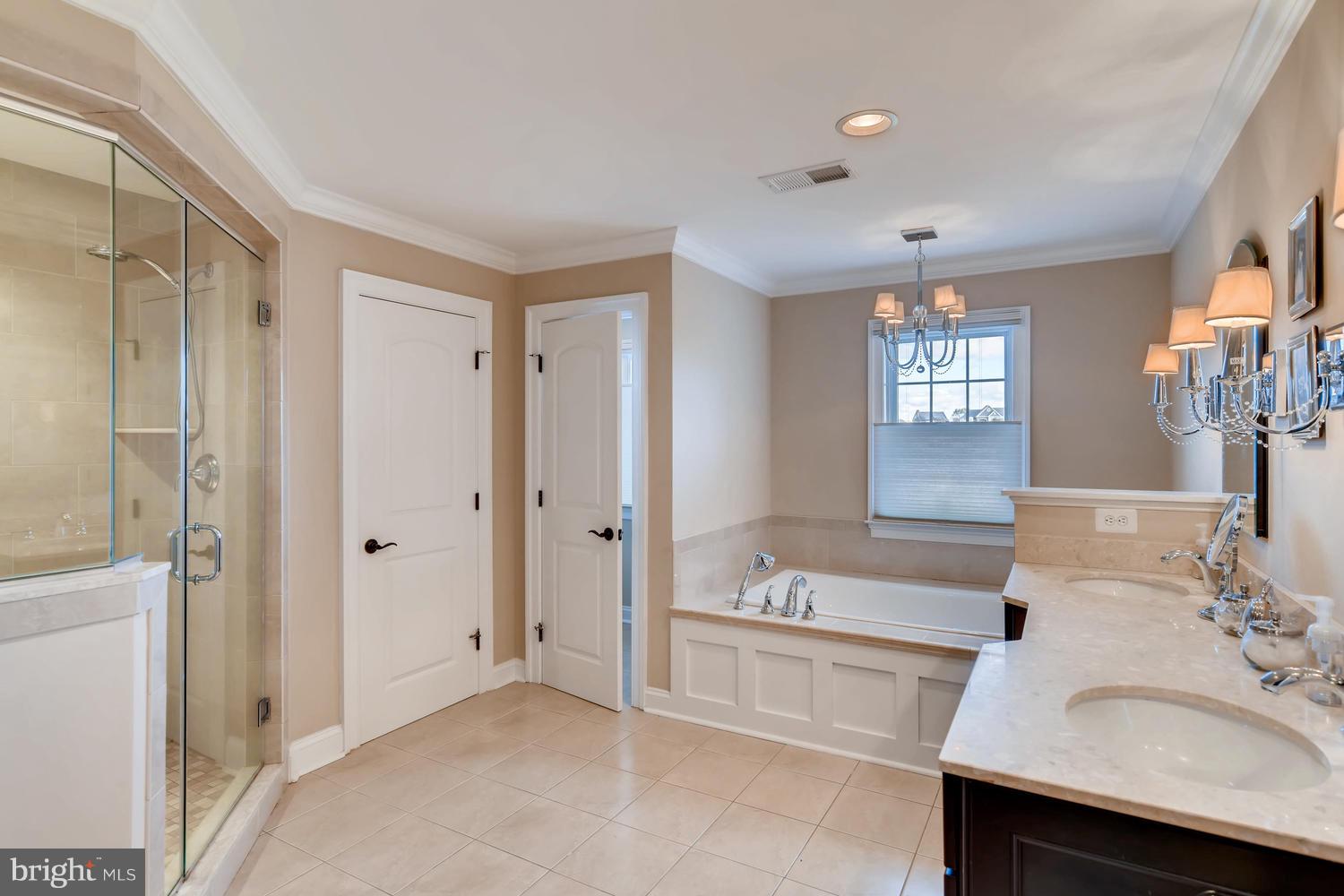 BRIAR KNOLL - Residential