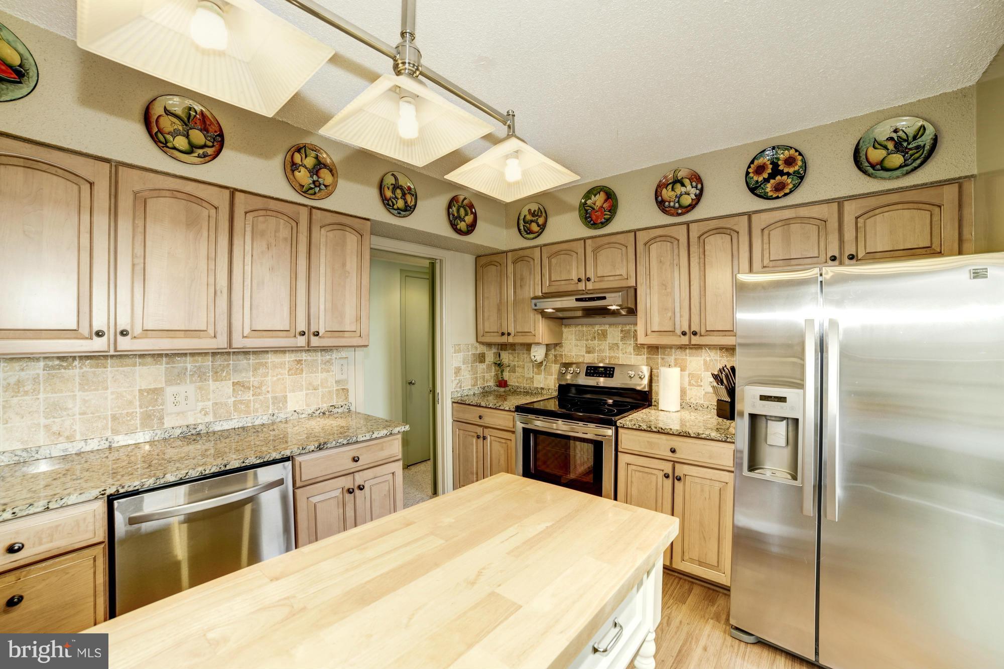 SKYLINE SQUARE CONDO - Residential