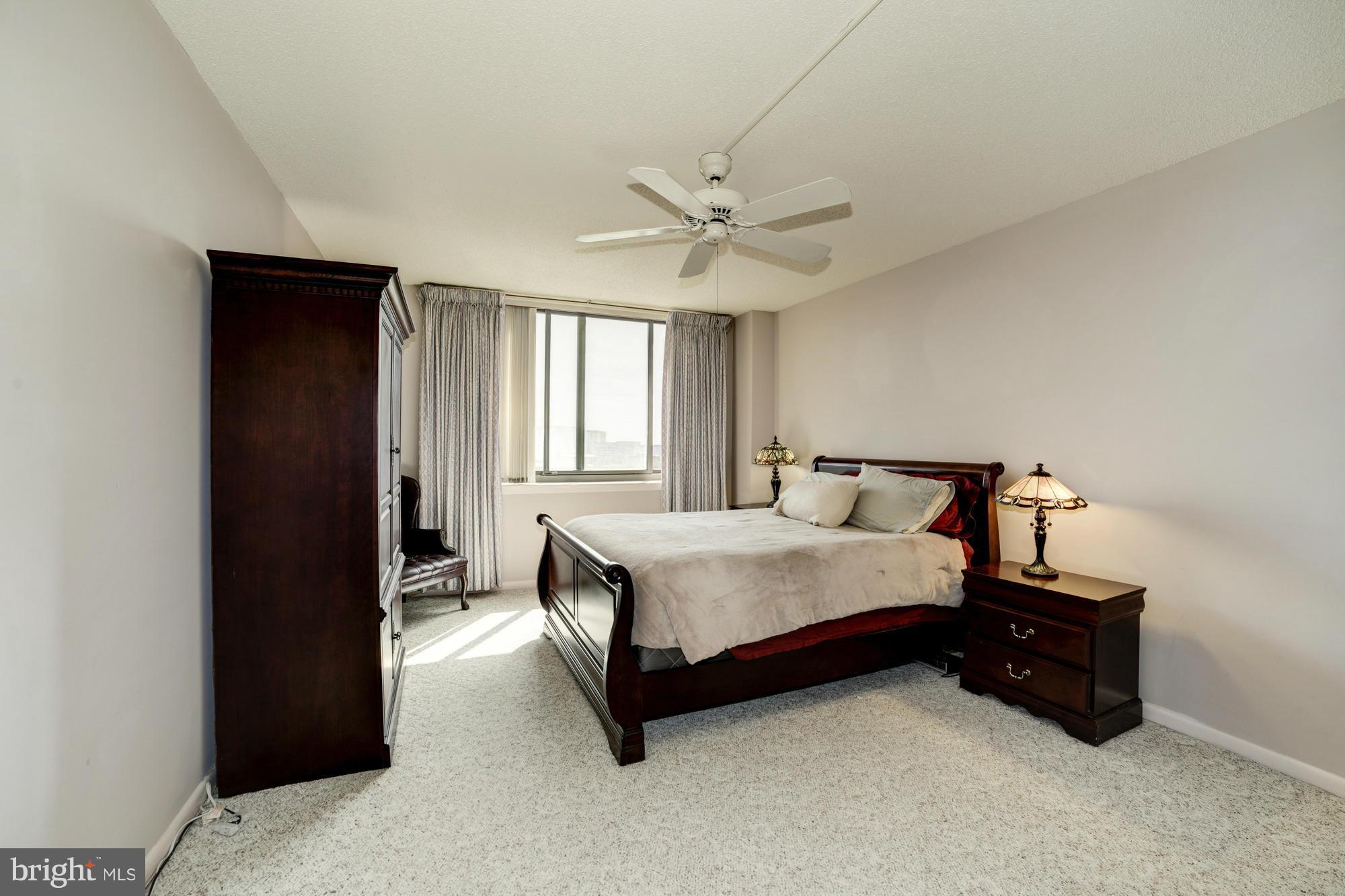 SKYLINE SQUARE CONDO - Residential