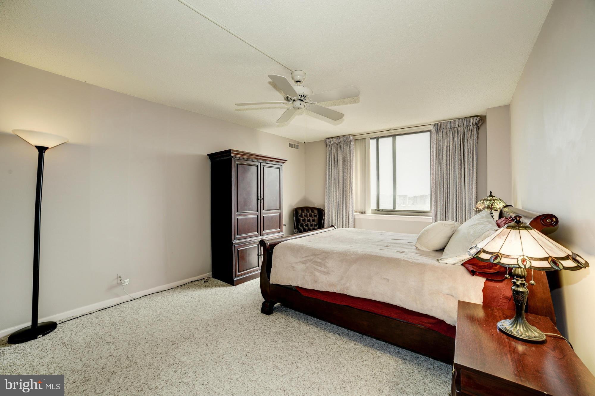 SKYLINE SQUARE CONDO - Residential