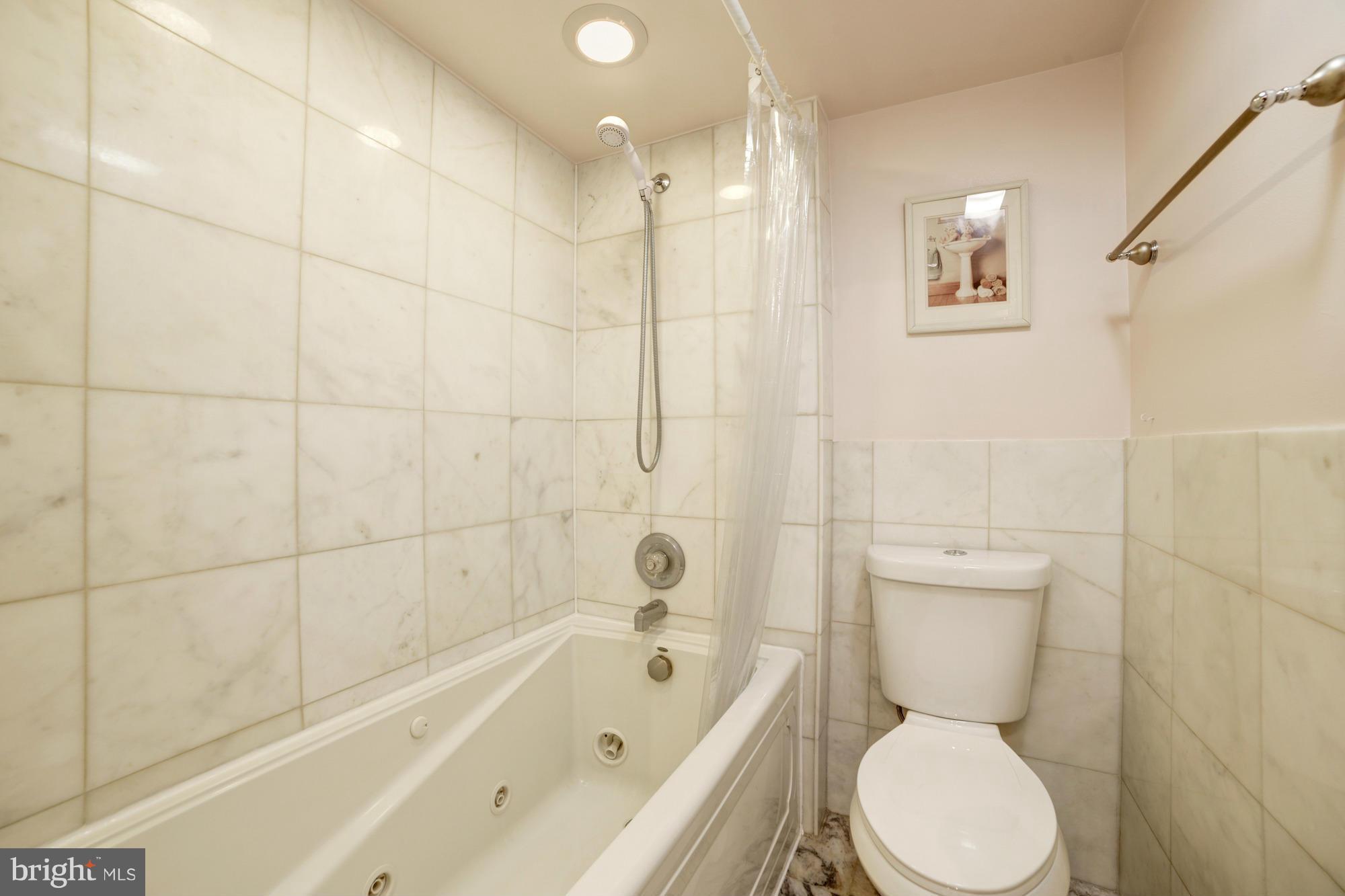 SKYLINE SQUARE CONDO - Residential