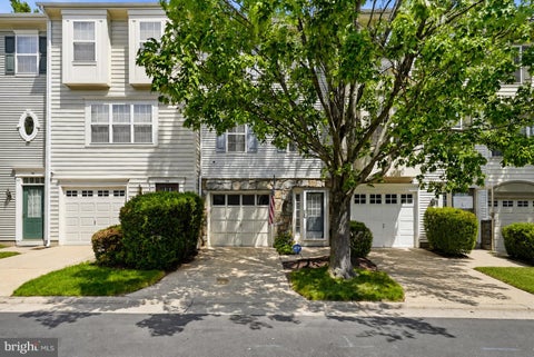 Townhouse For Sale - 112 Cahill Drive<br/> ALEXANDRIA, VA 22304