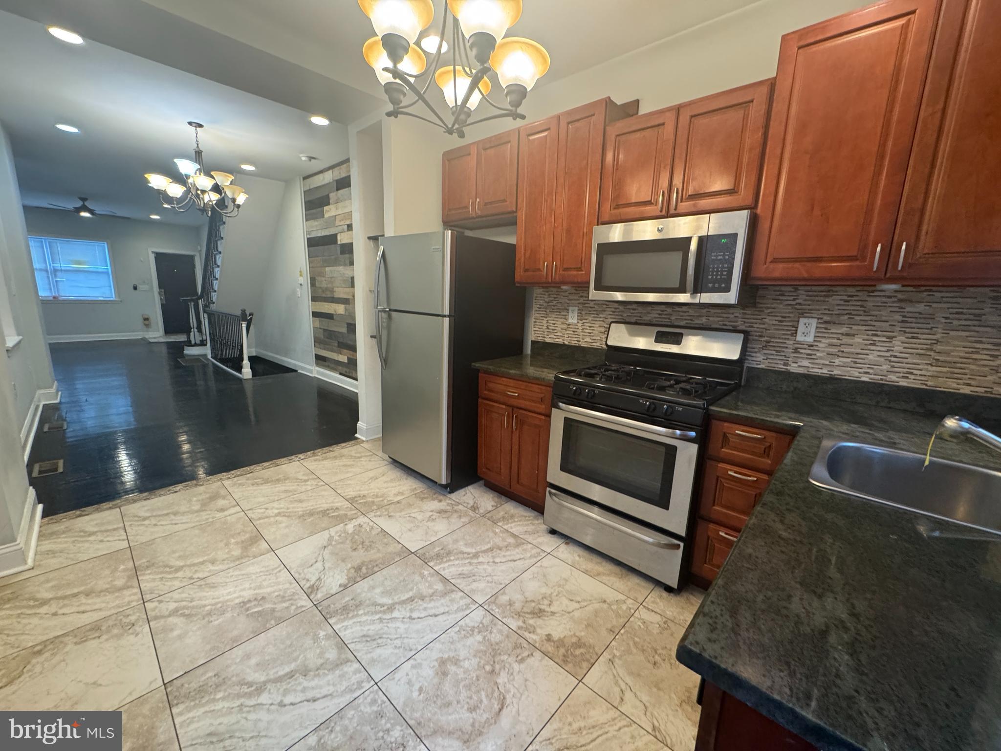 PORT RICHMOND - Residential