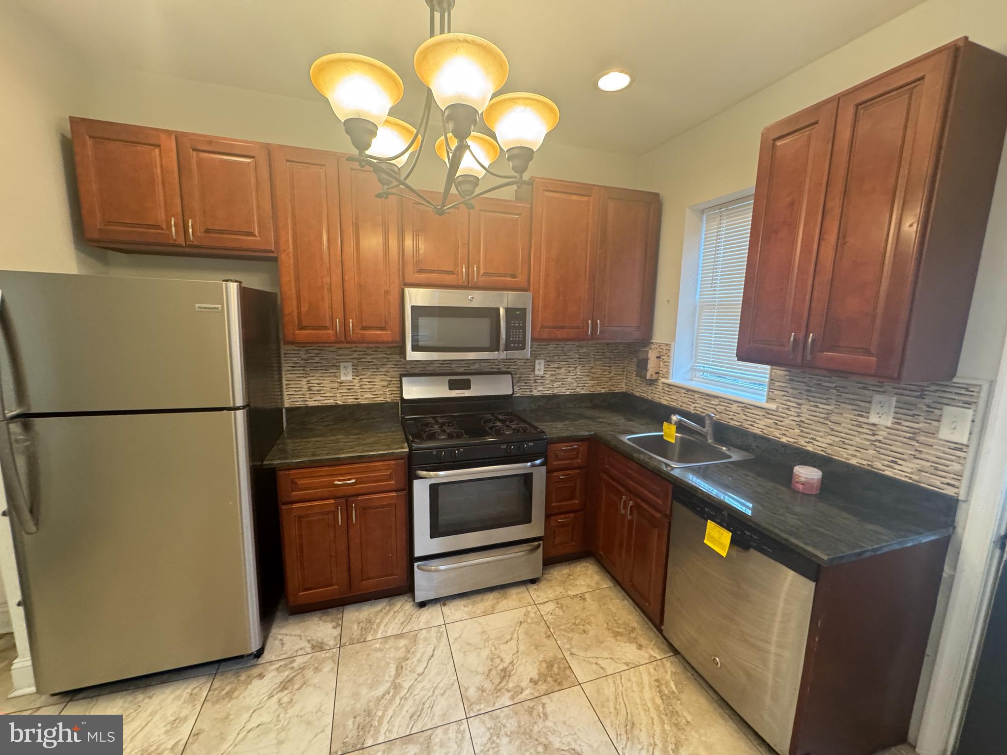 PORT RICHMOND - Residential