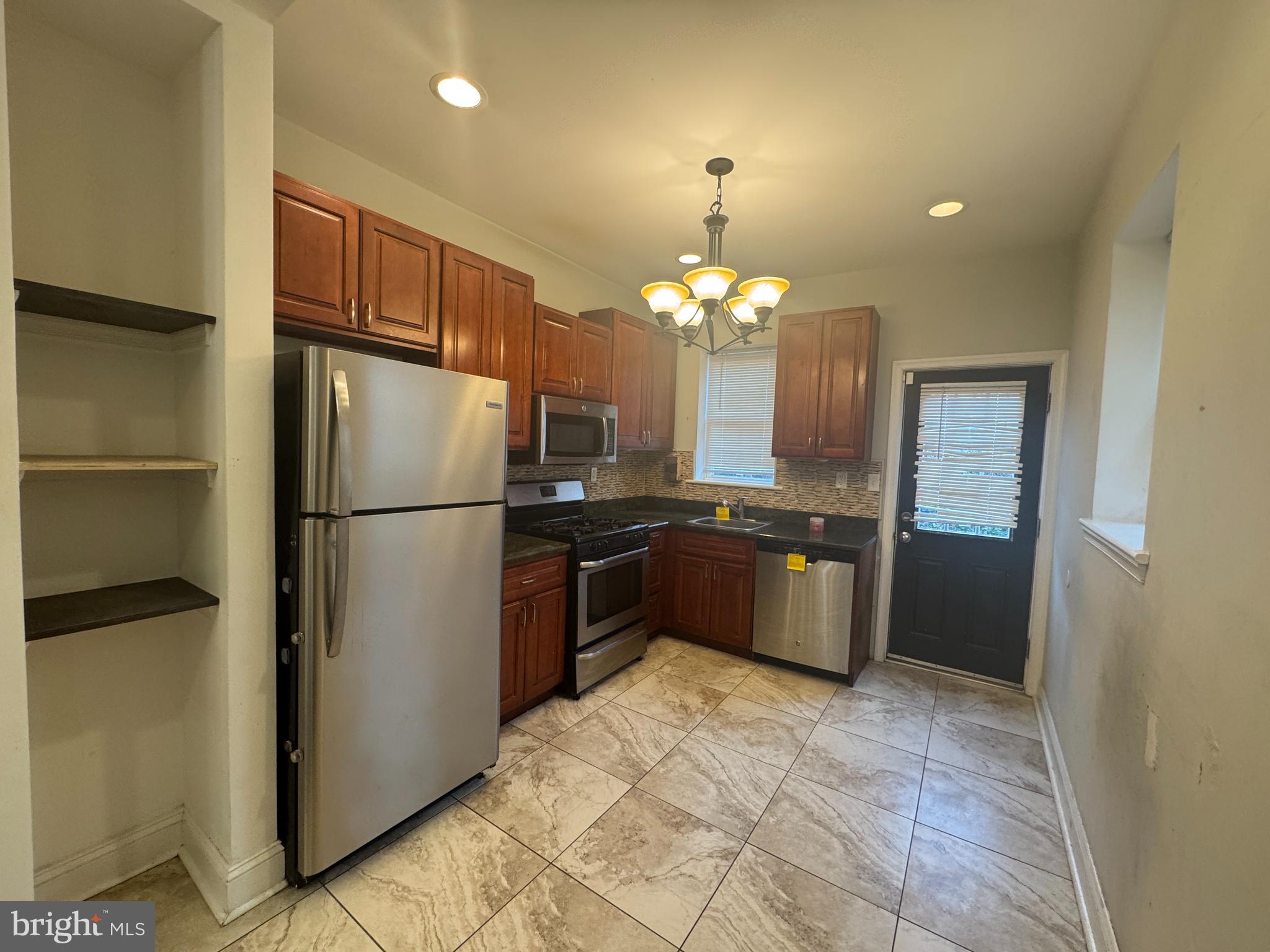 PORT RICHMOND - Residential