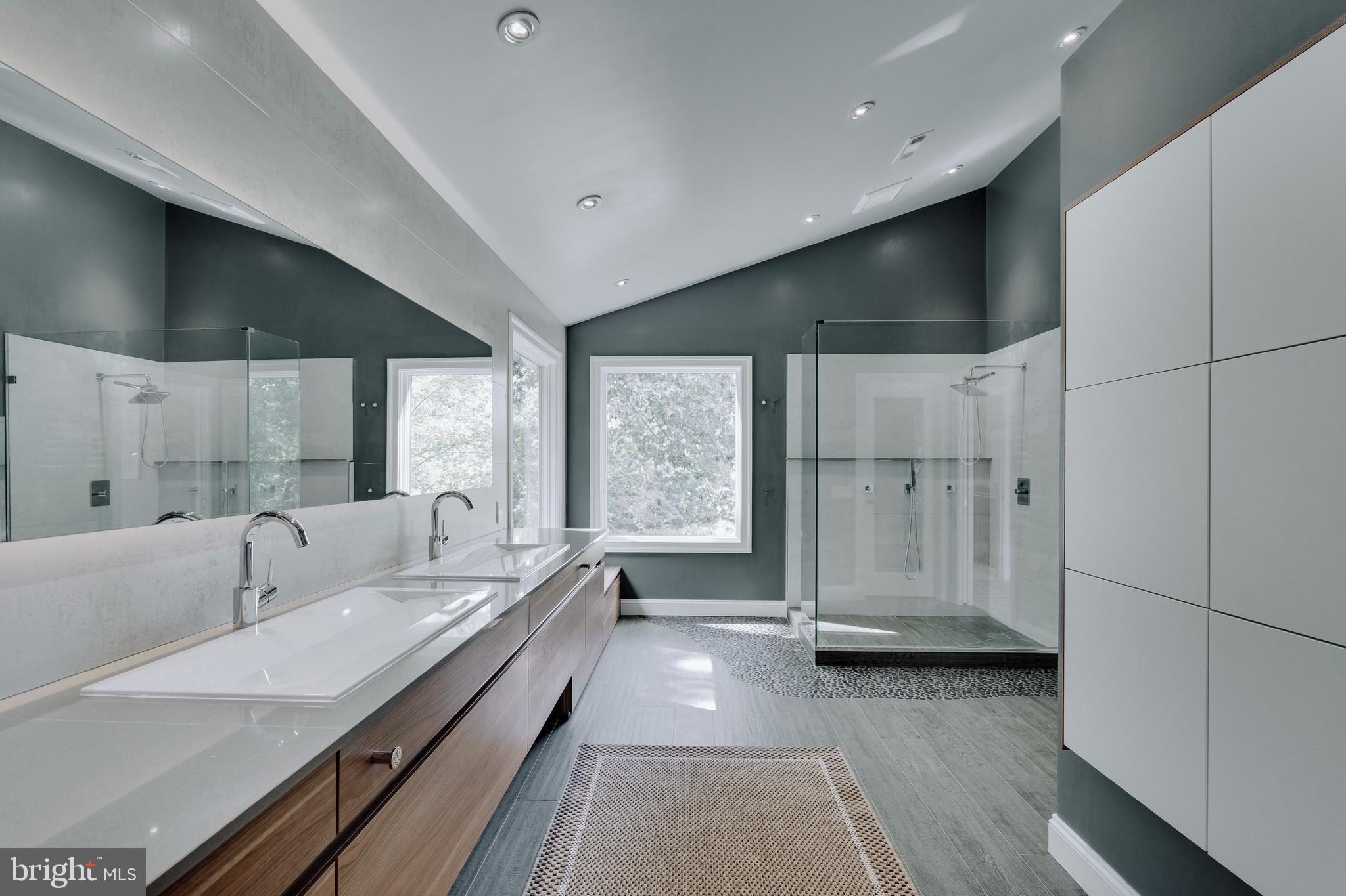 GLEN HILLS - Residential