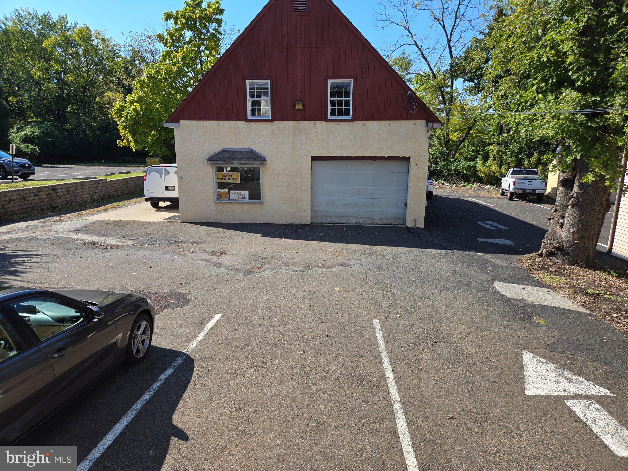 1411 BETHLEHEM PIKE REAR