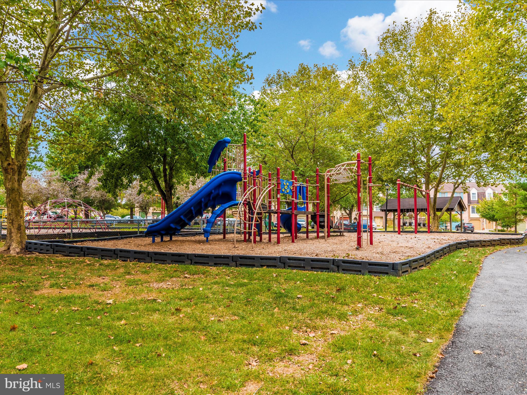 WATERSIDE - Residential