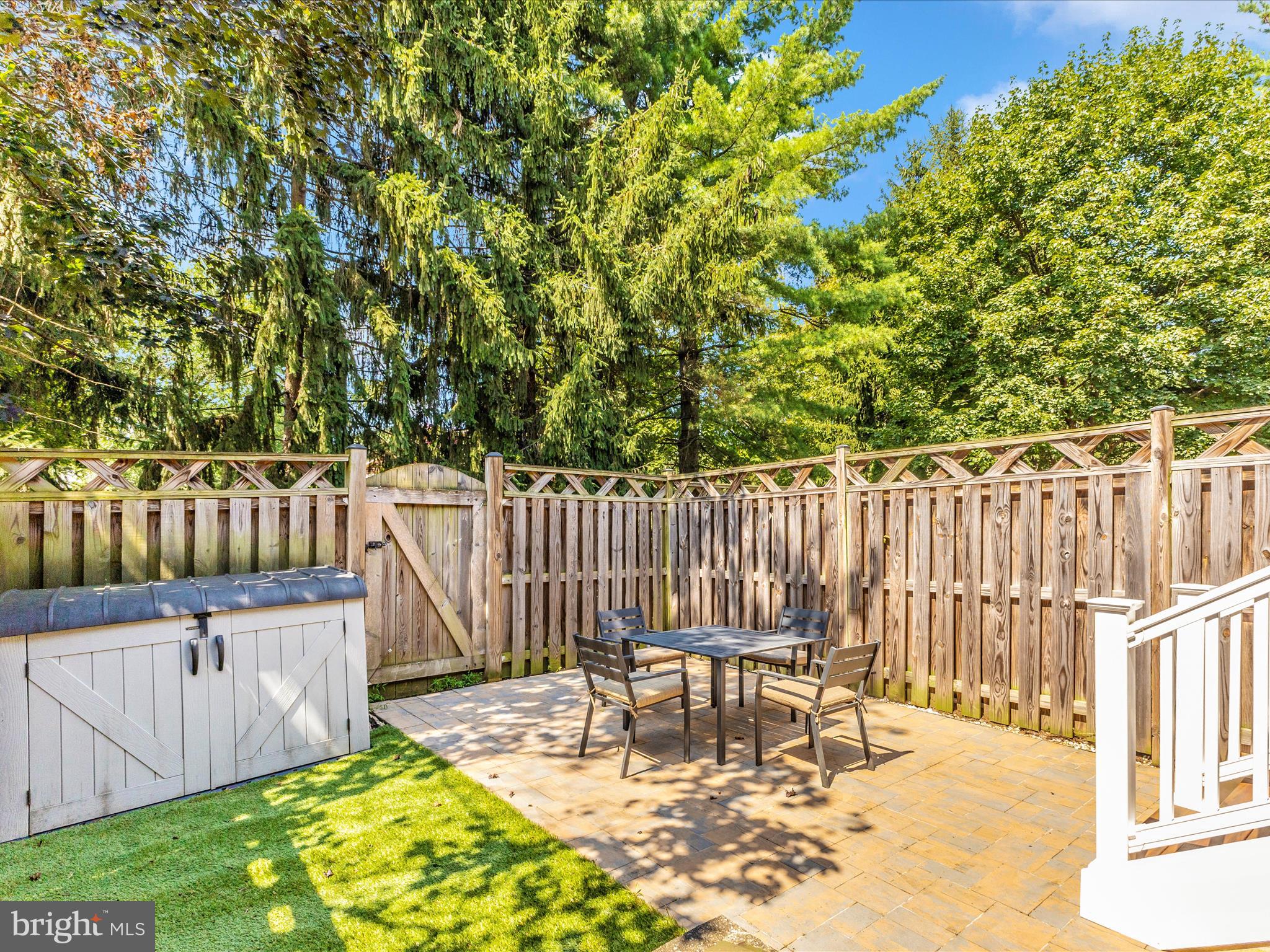 WATERSIDE - Residential