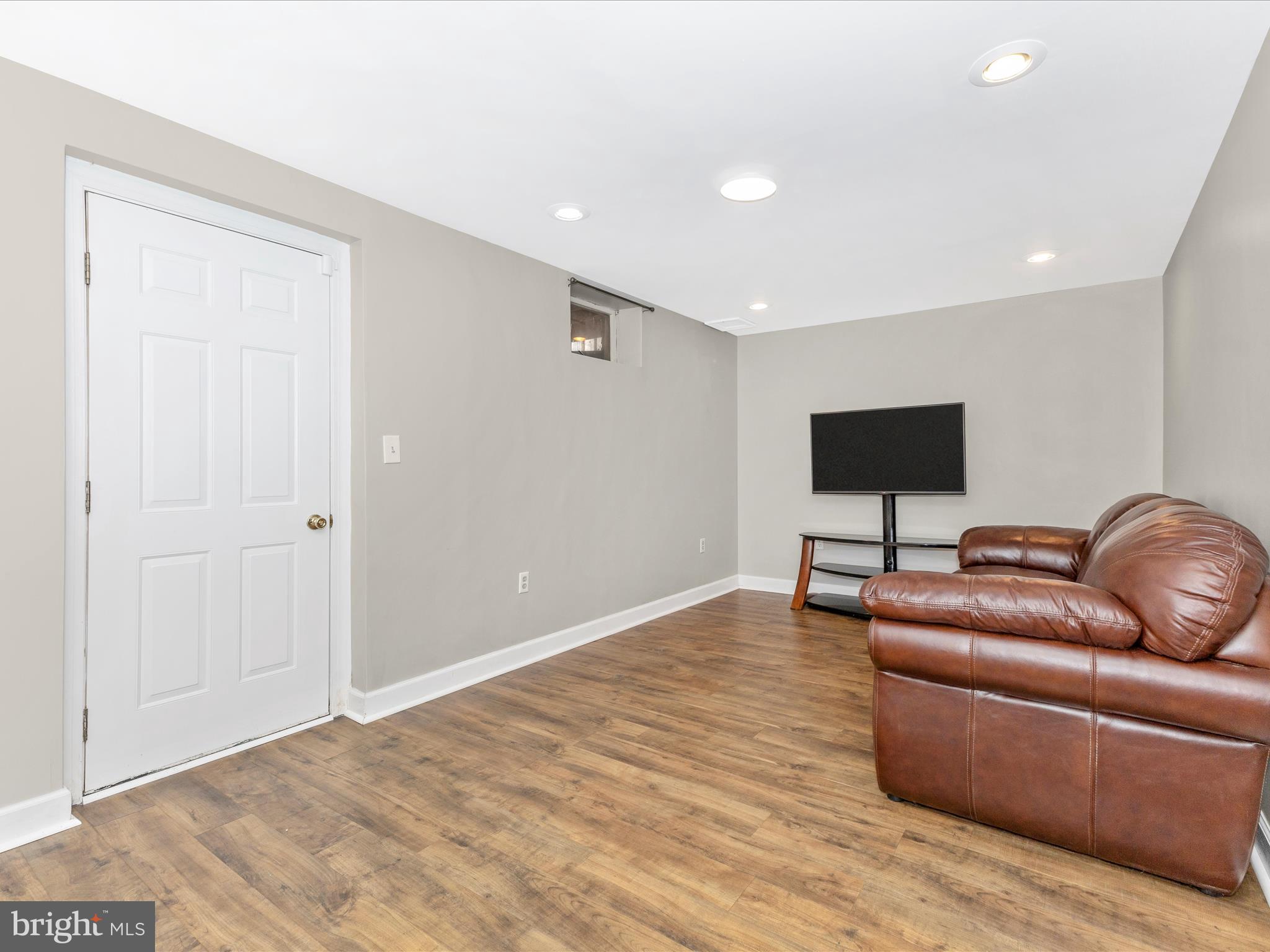 WATERSIDE - Residential