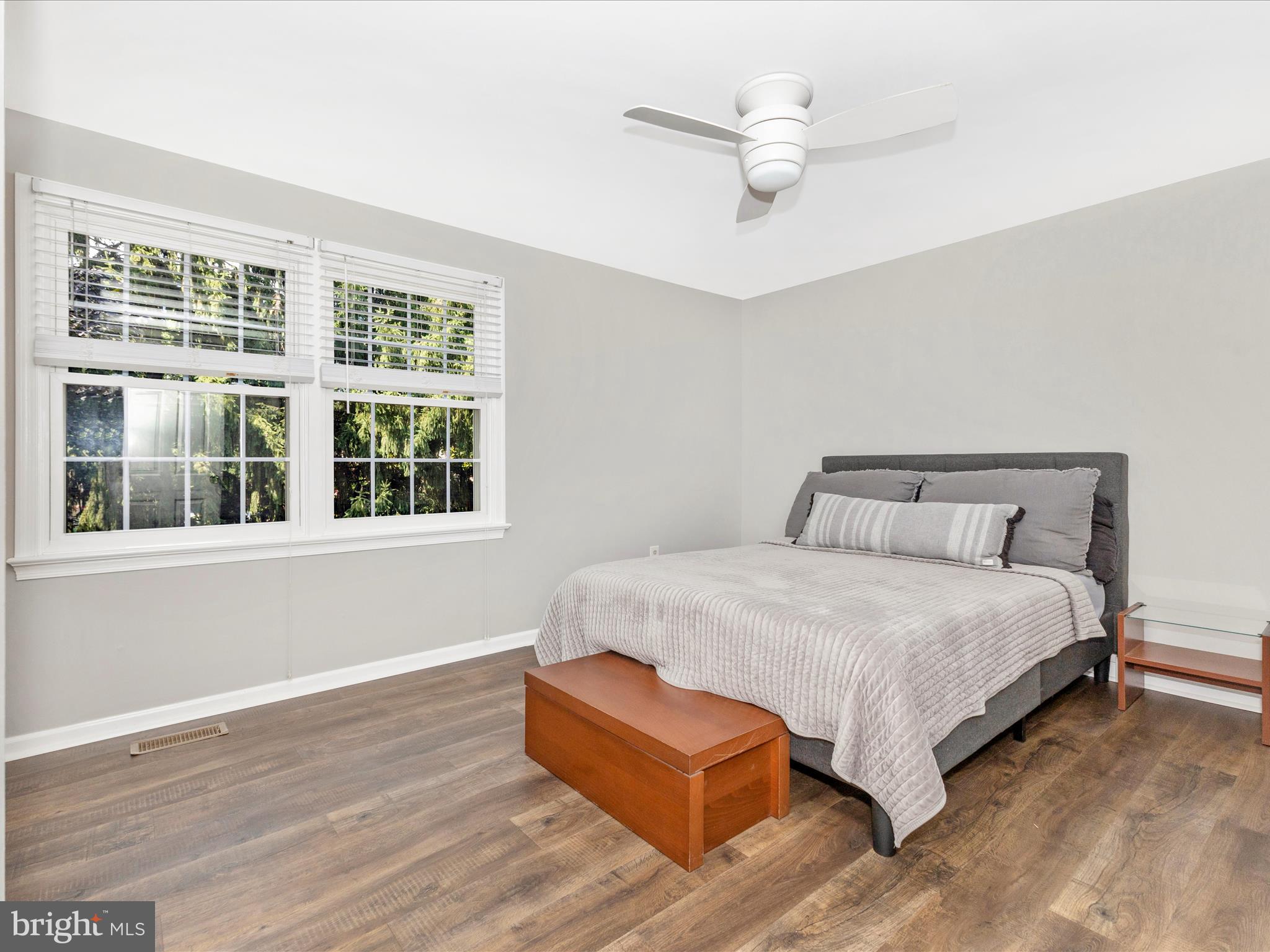 WATERSIDE - Residential