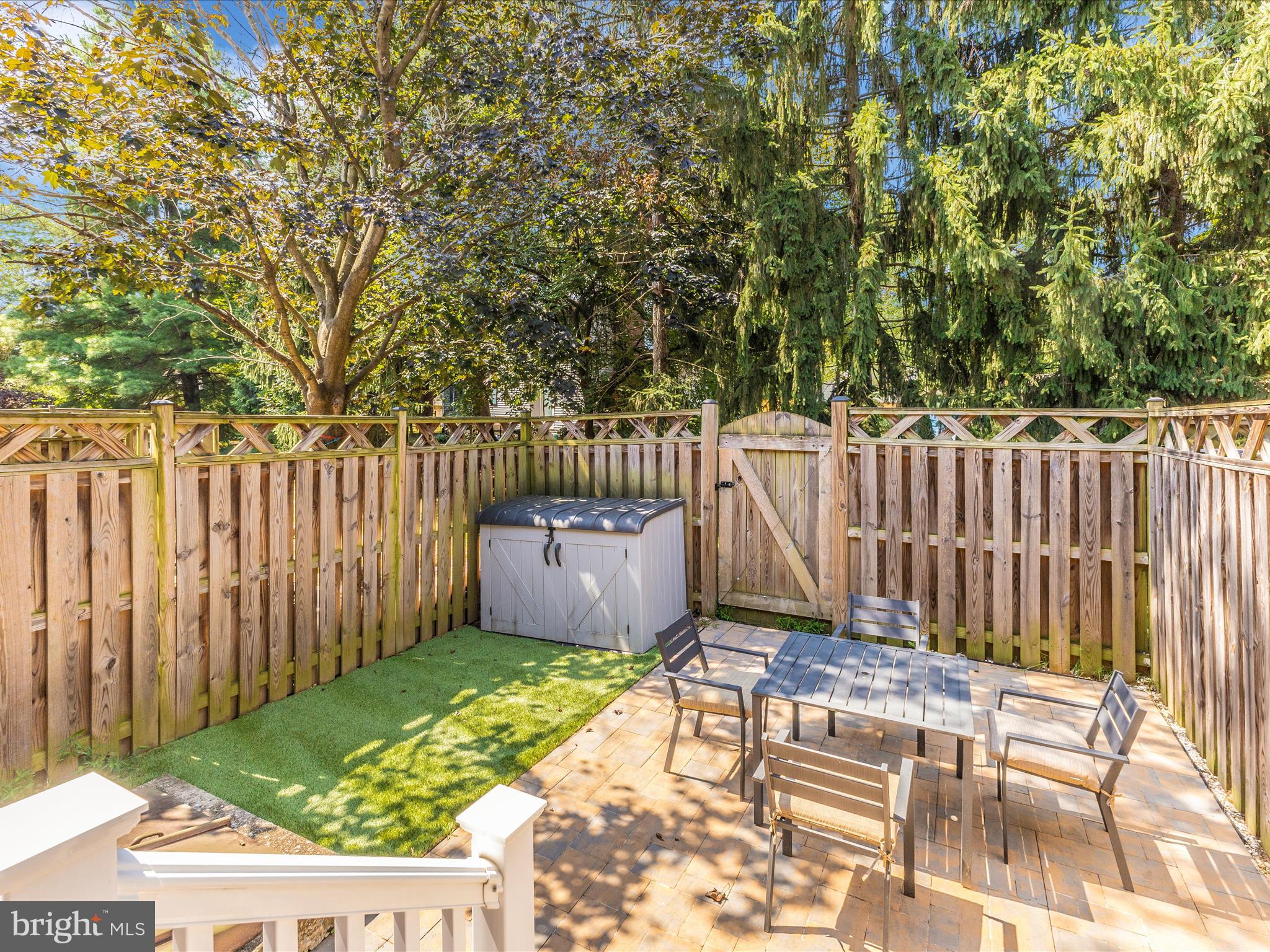 WATERSIDE - Residential