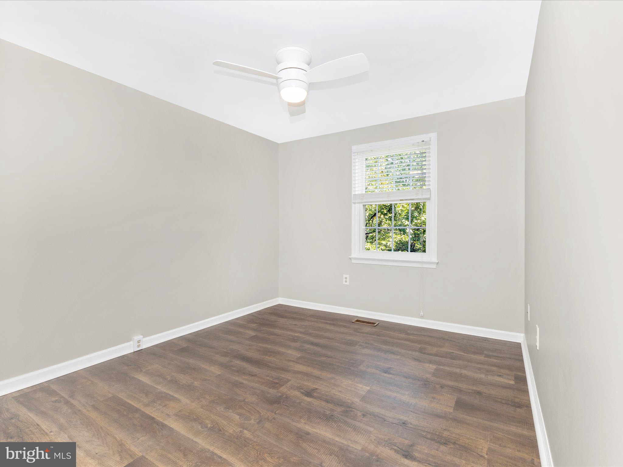 WATERSIDE - Residential