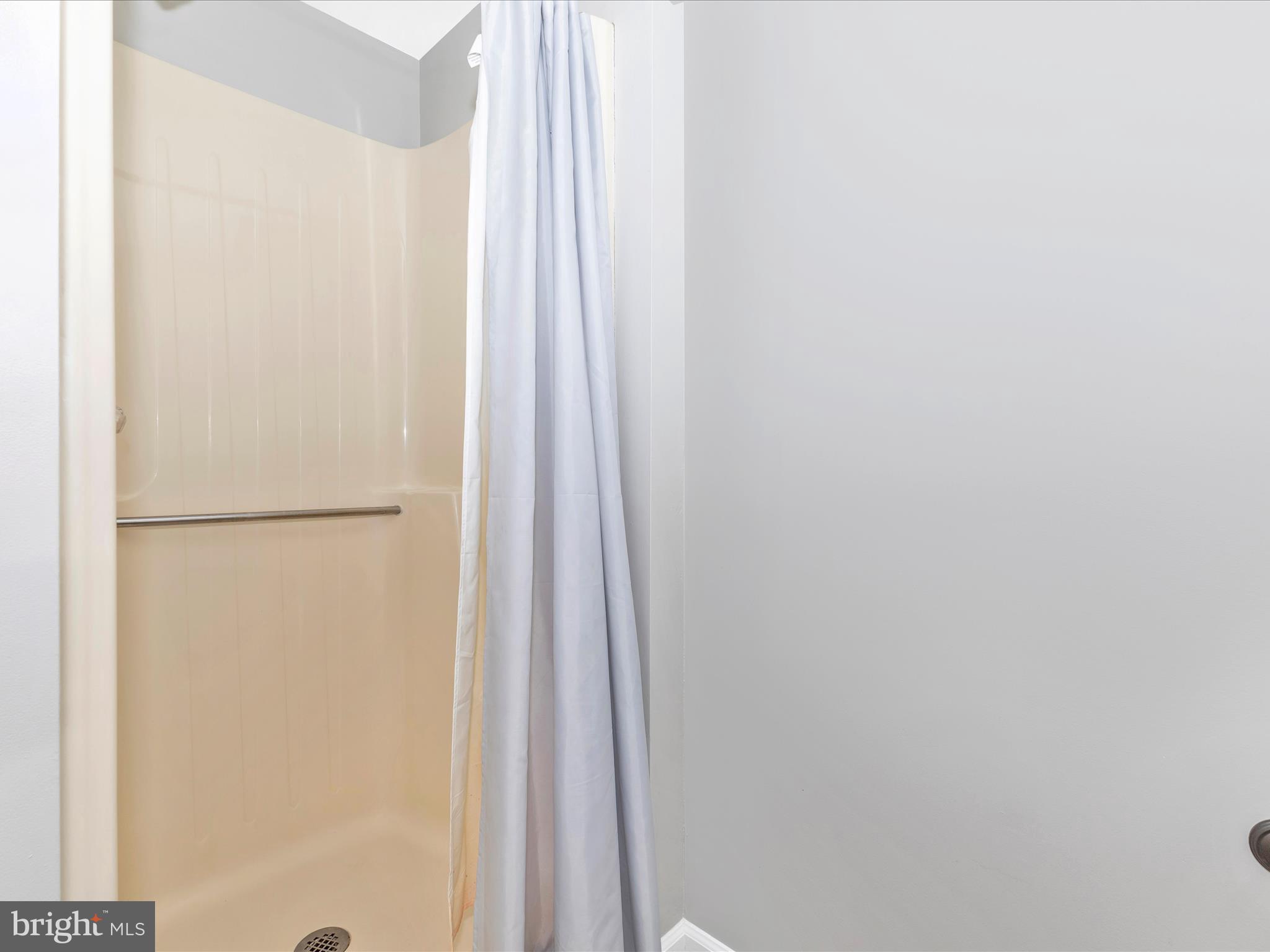 WATERSIDE - Residential