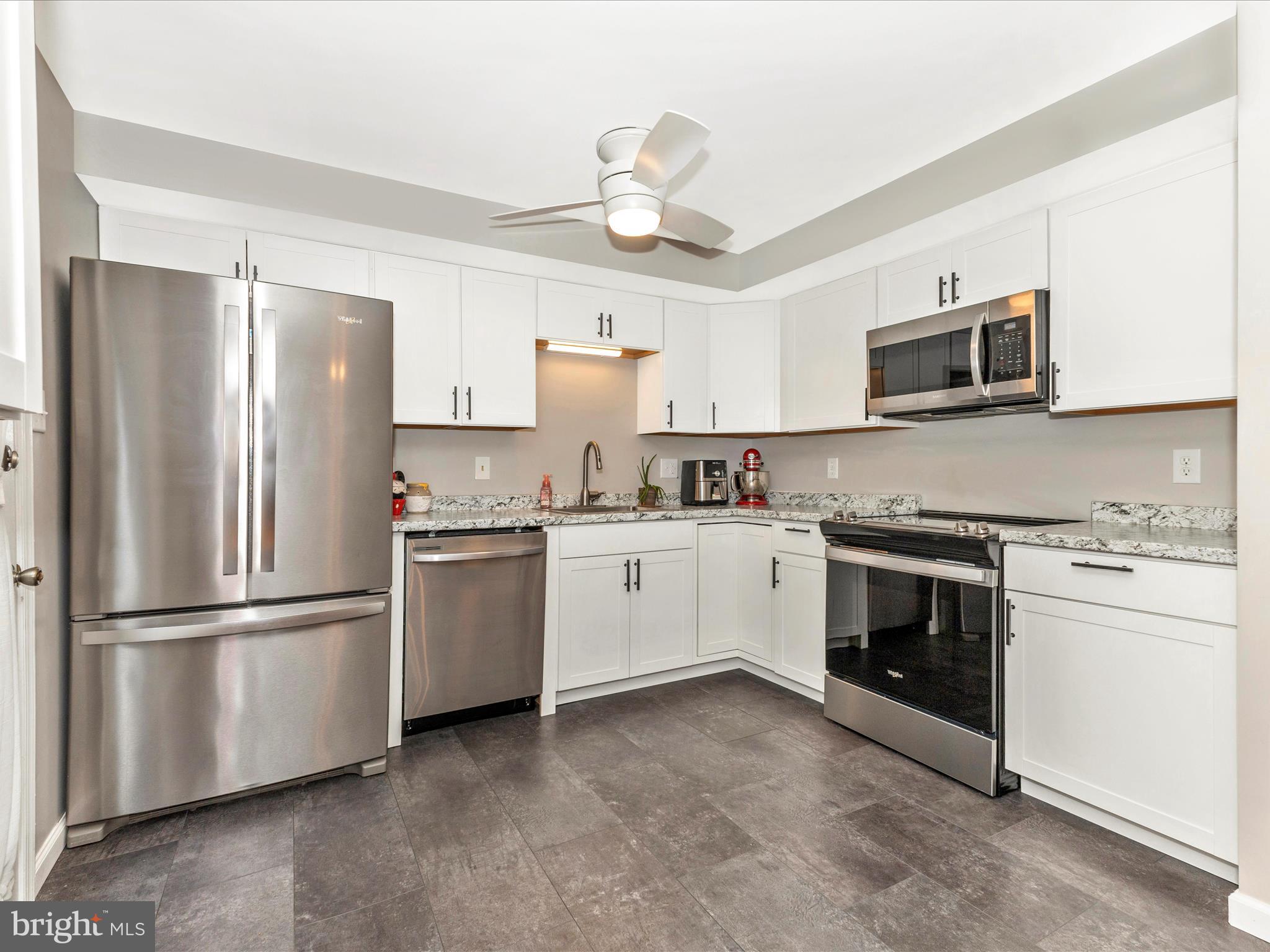 WATERSIDE - Residential