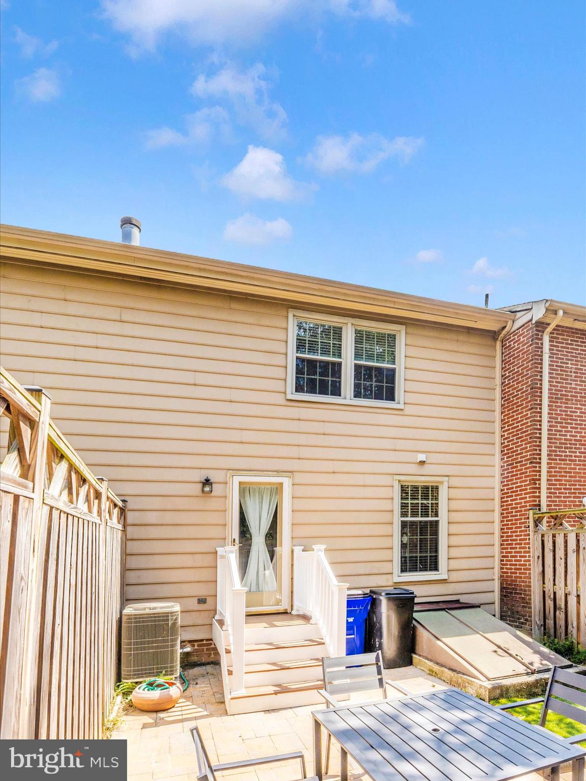 WATERSIDE - Residential