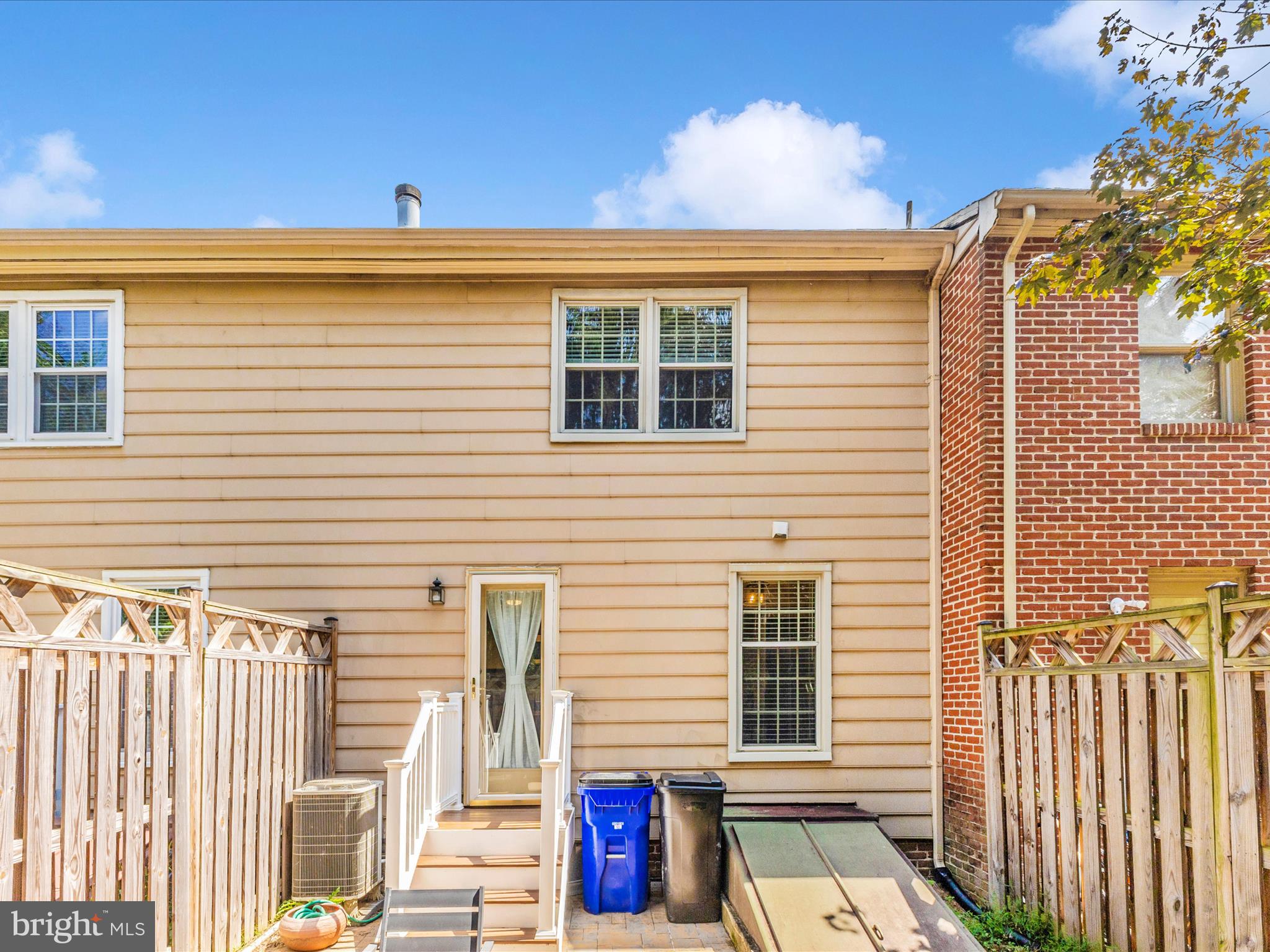 WATERSIDE - Residential