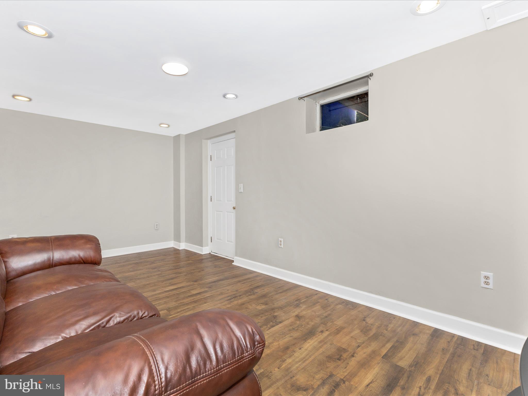 WATERSIDE - Residential