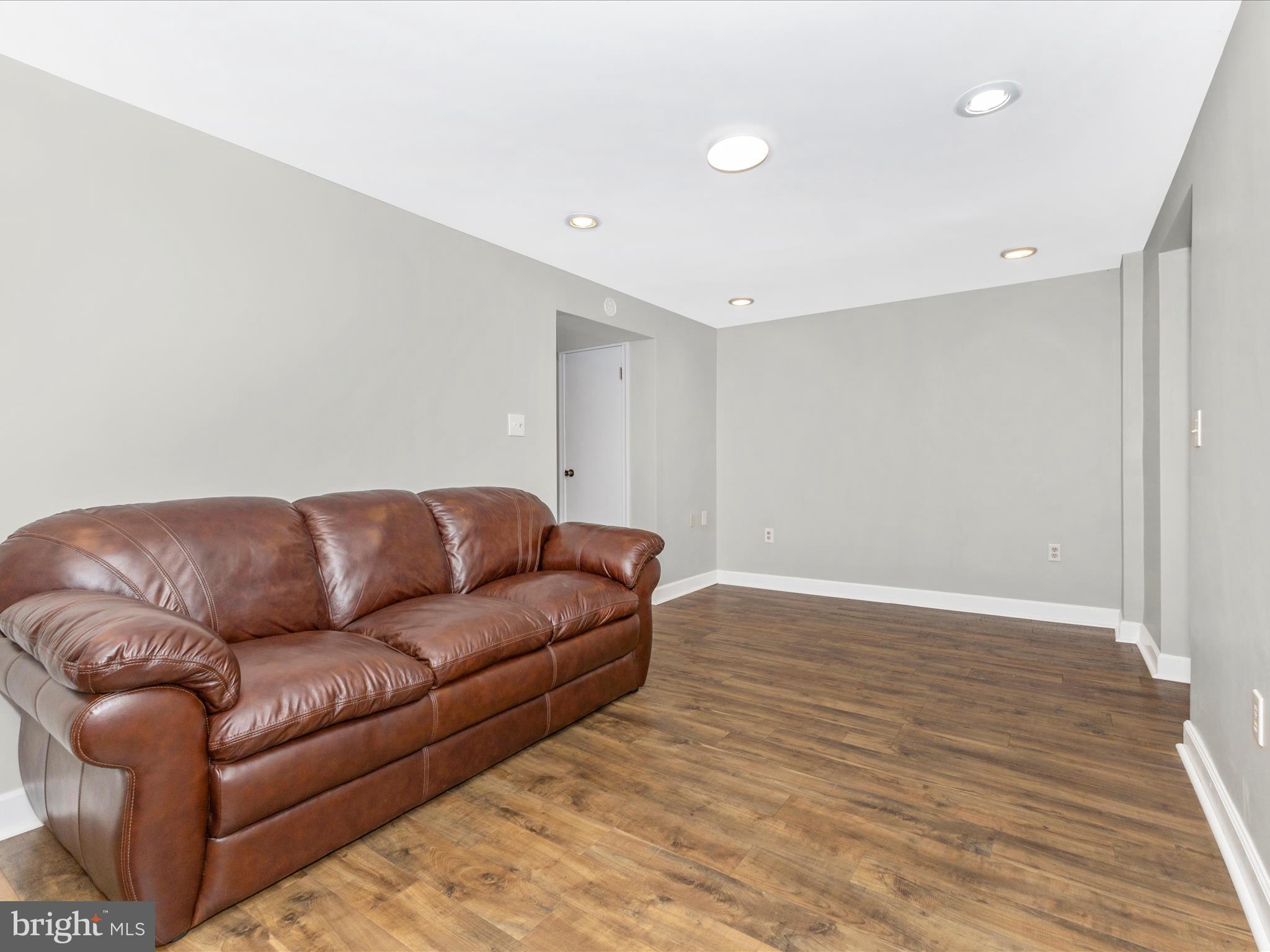 WATERSIDE - Residential